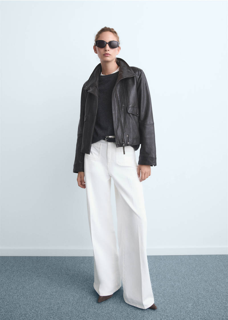 High-waisted wide leg jeans with pockets