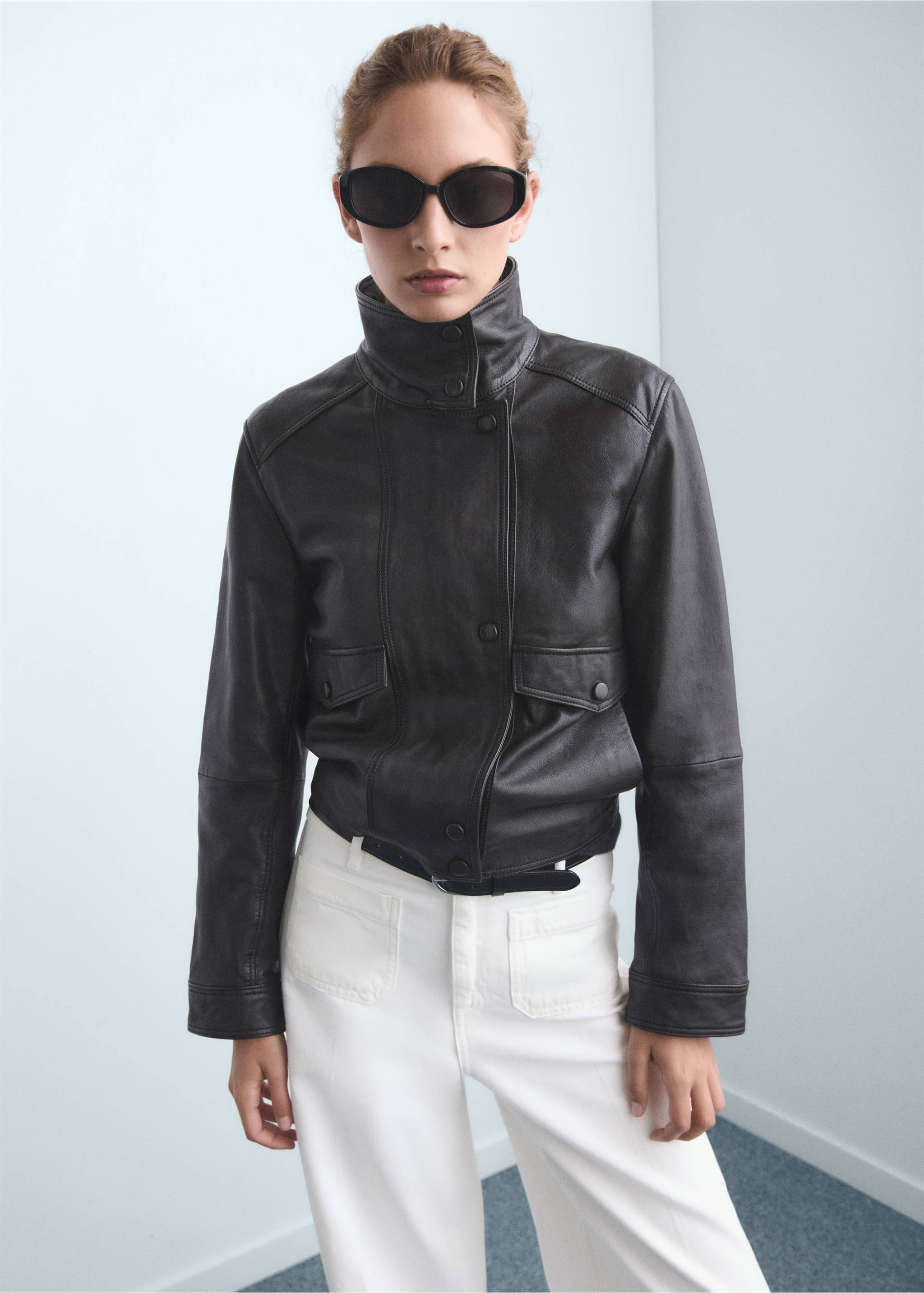 Magas derekú, bő szárú farmernadrág zsebekkel - A termék adatai 1, Fehér. Ref: 17021188-00.