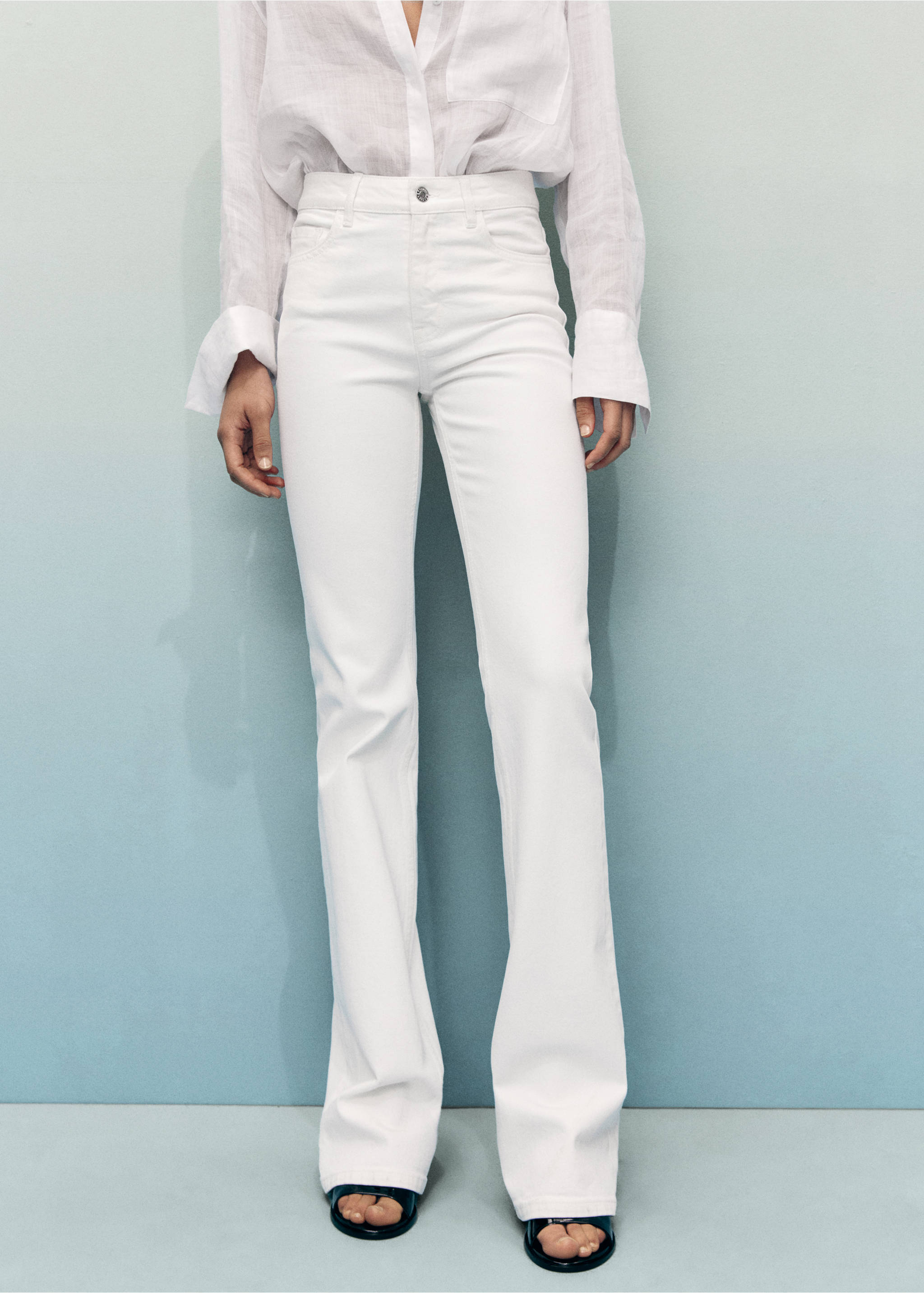 Fiona flared mid-rise jeans - Medium plane, White. Ref: 17021189-00.