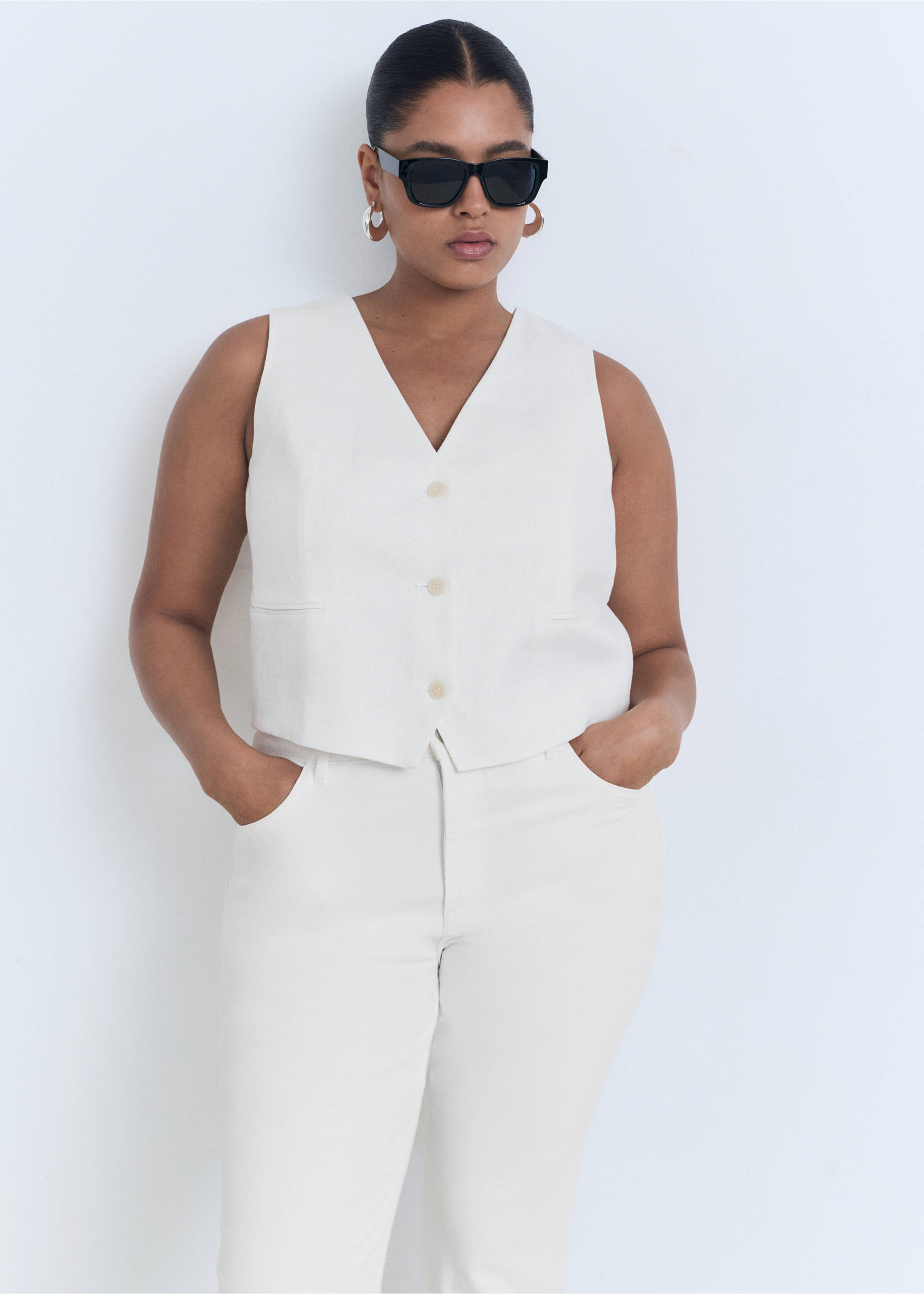 Fiona flared mid-rise jeans - Details of the article 5, White. Ref: 17021189-00.