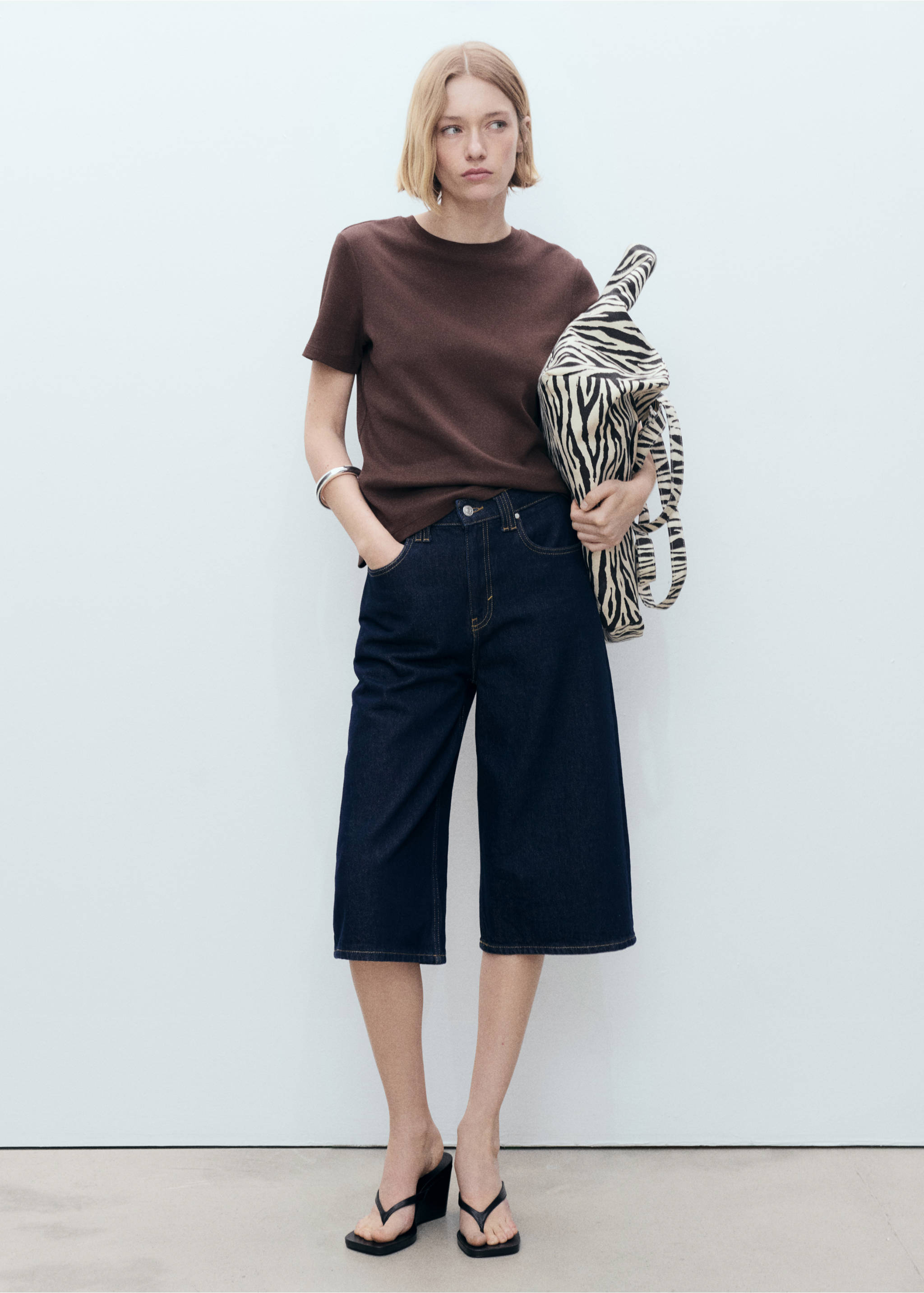 Bavlněné tričko s krátkým rukávem - Celkový náhled, Čokoládová. Ref: 17021197-00.