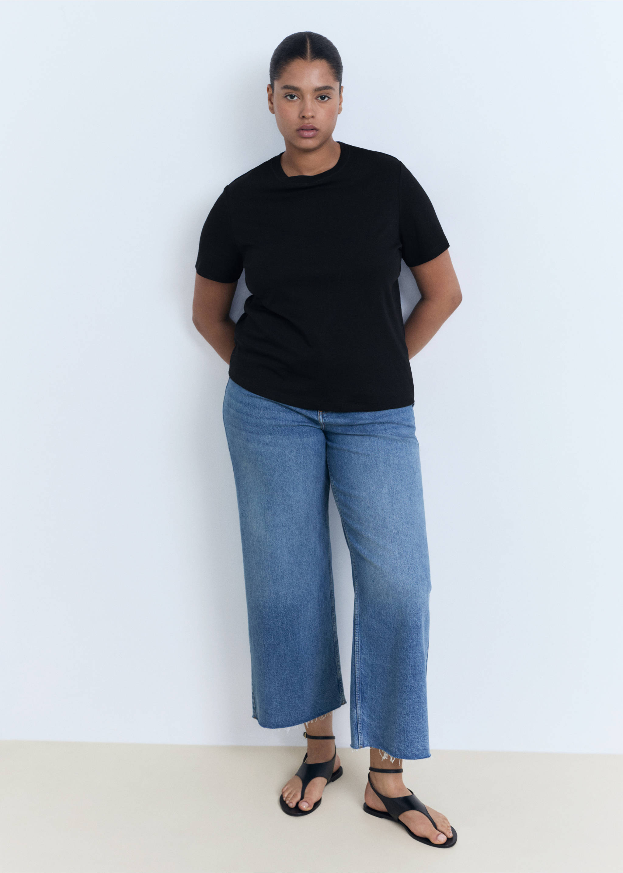 Cotton short-sleeved t-shirt - Details of the article 3, Black. Ref: 17021197-00.