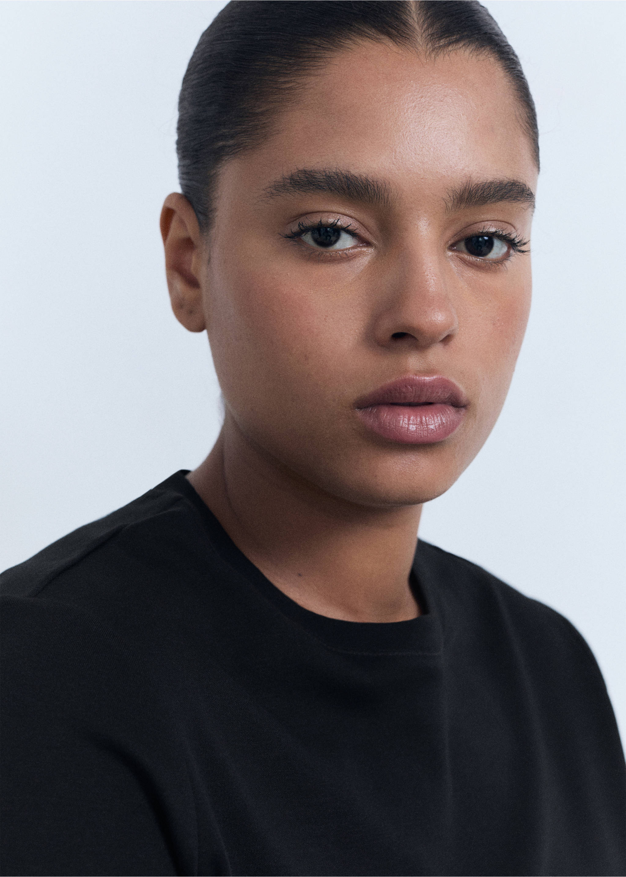 Cotton short-sleeved t-shirt - Details of the article 4, Black. Ref: 17021197-00.