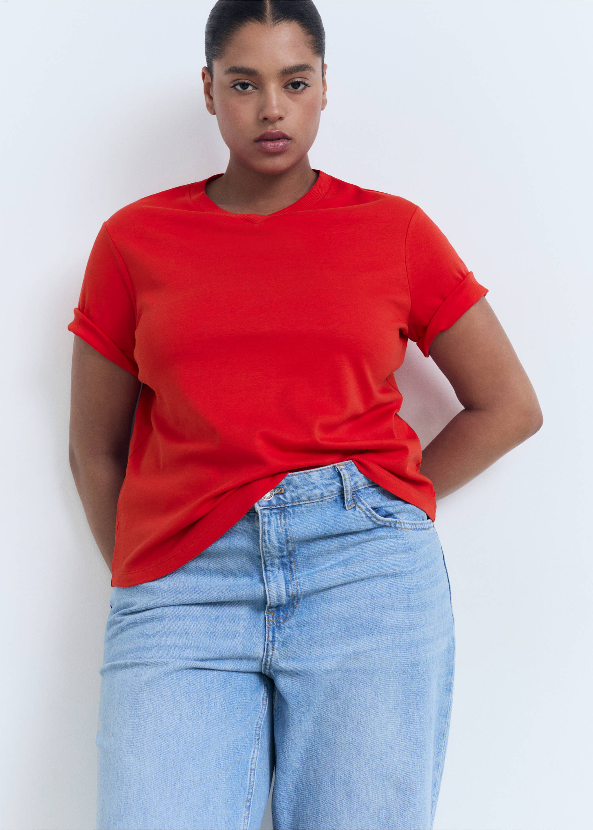 Katoenen T-shirt met V-hals - Detail van het artikel 5, Rood. Ref: 17021198-00.