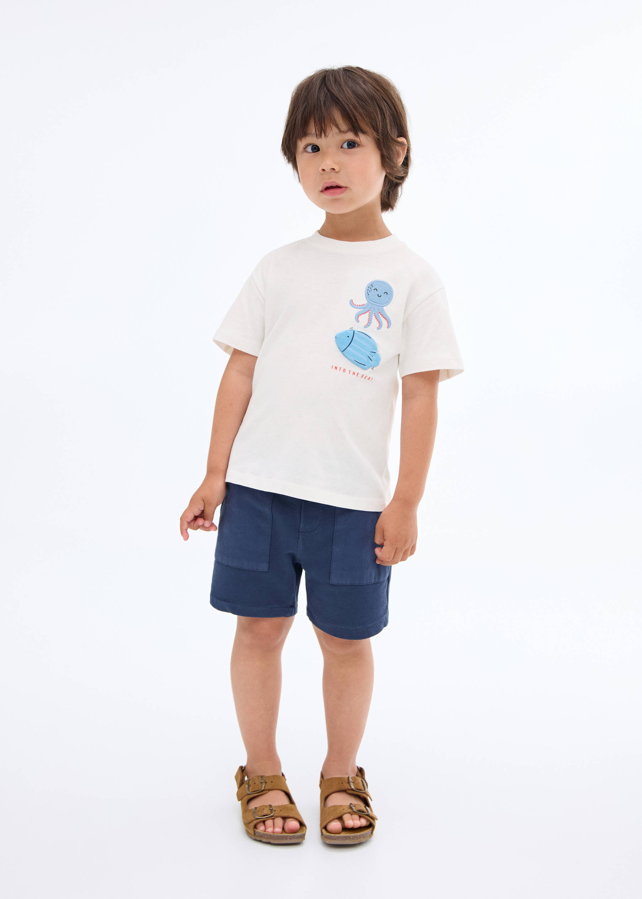 T-shirt motif en relief - Plan général