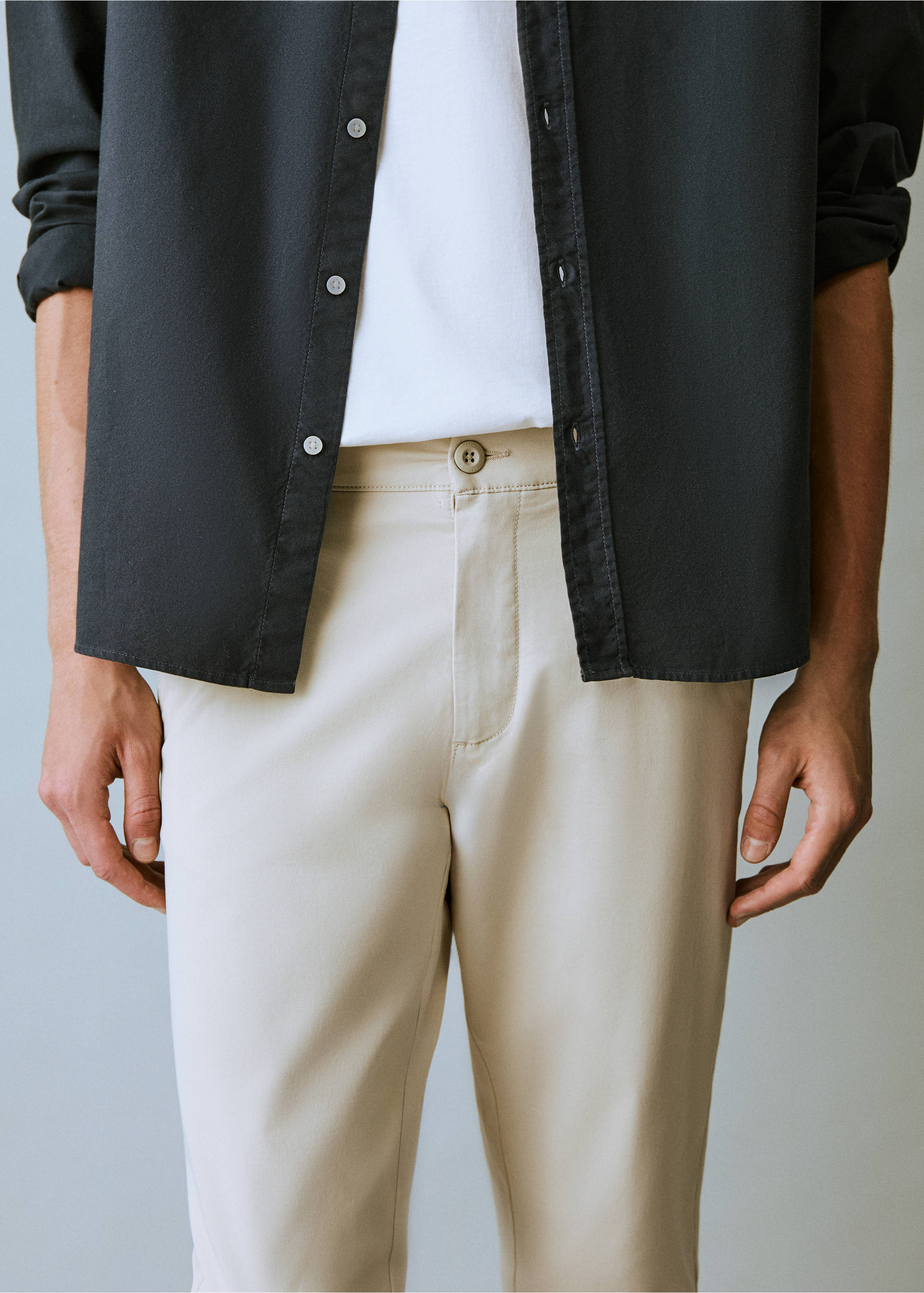 Cotton chinos - Details of the article 1, Ice Grey. Ref: 17021215-00.