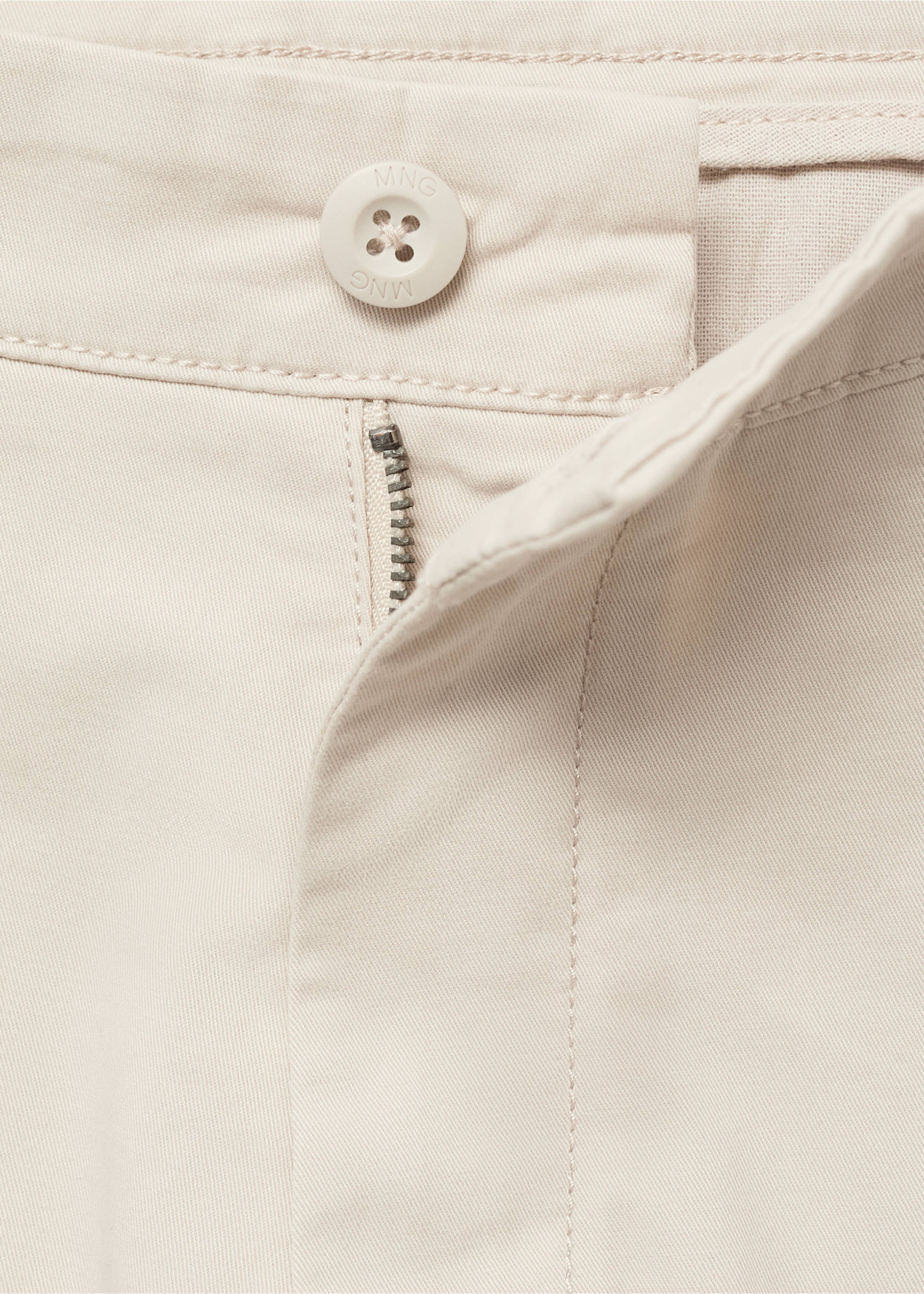 Cotton chinos - Details of the article 8, Ice Grey. Ref: 17021215-00.