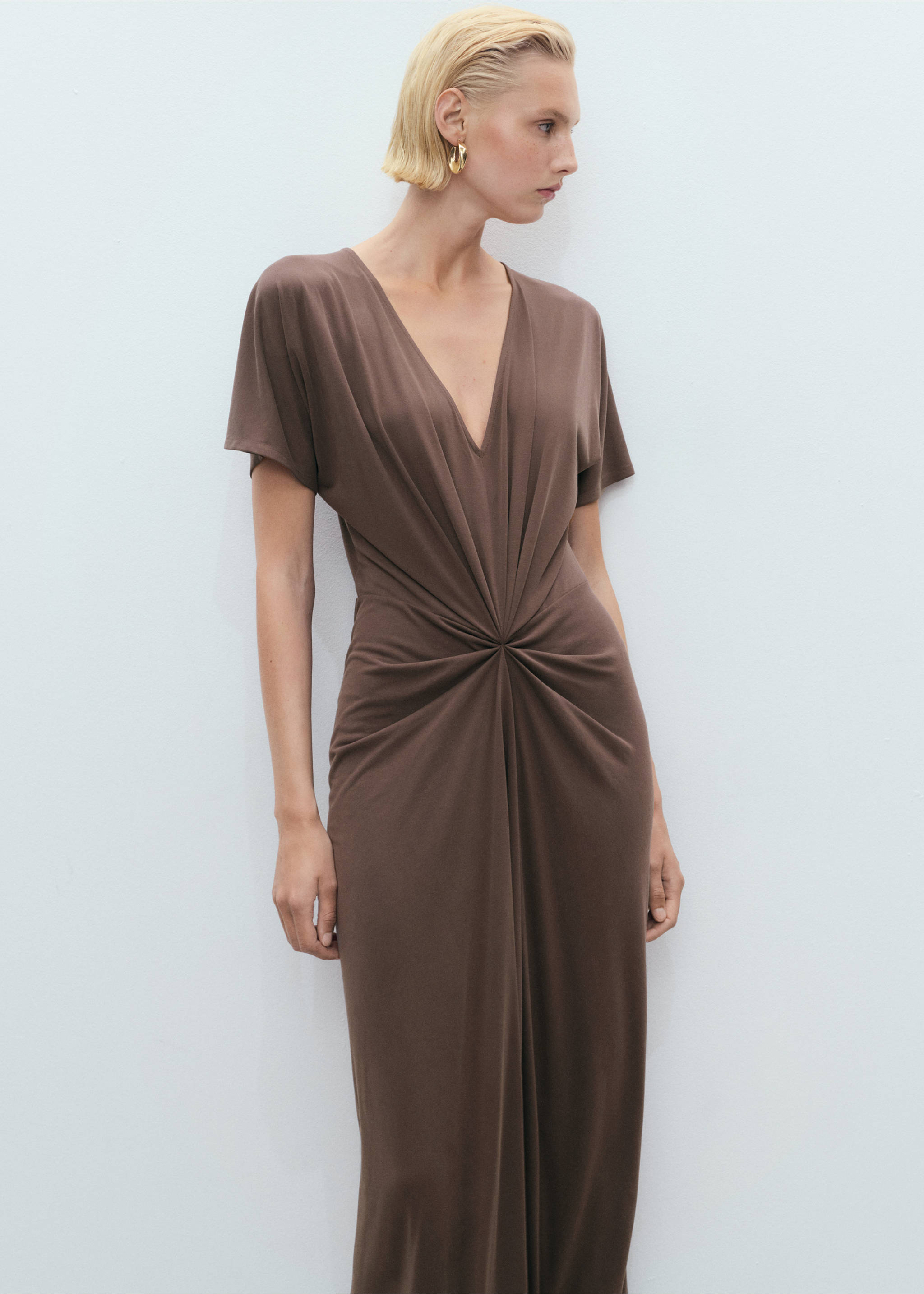 V-neck dress with gathered neckline - Medium plane, Brown. Ref: 17021221-00.