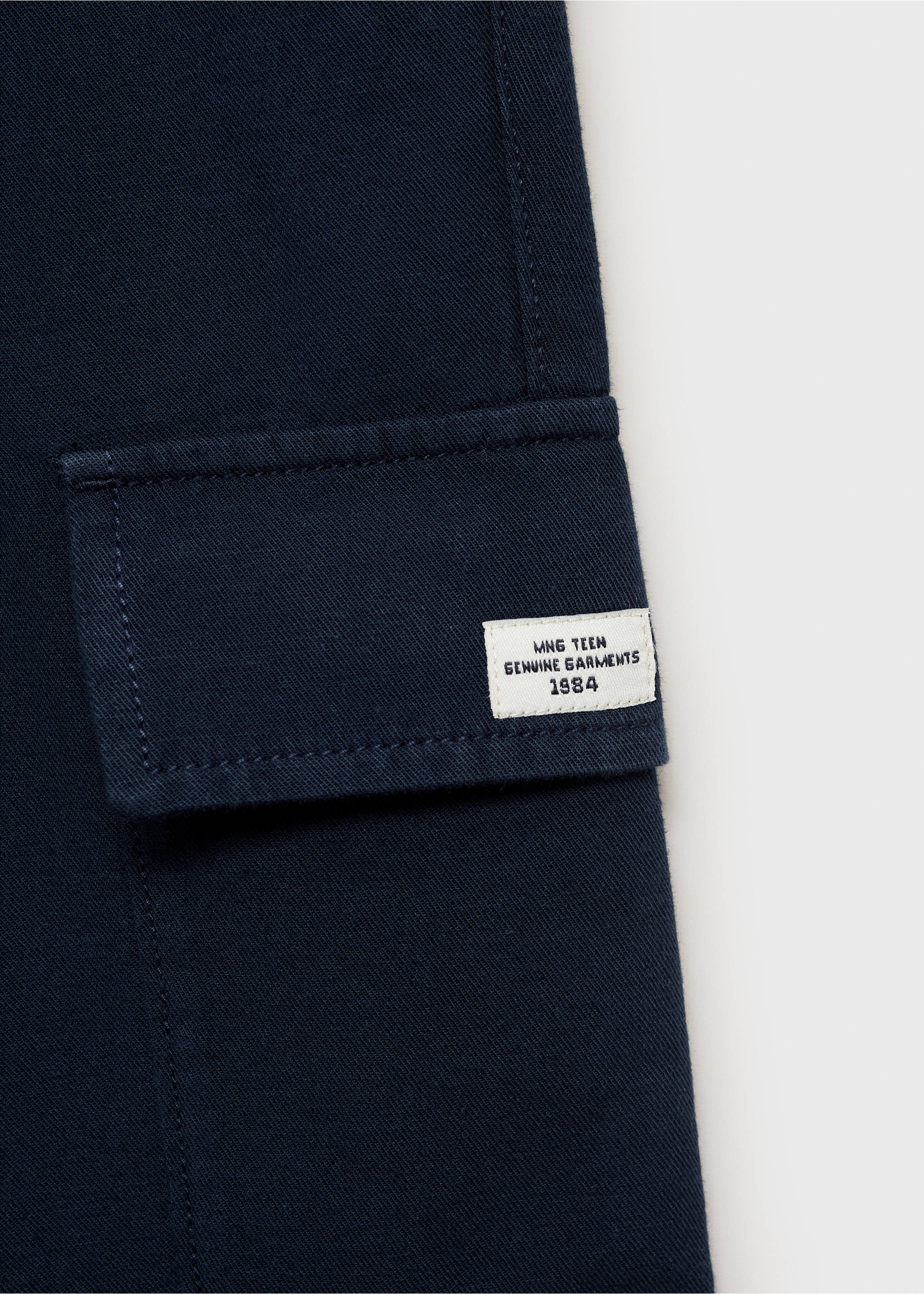 Cargo linen bermuda shorts - Details of the article 0, Navy. Ref: 17021229-00.