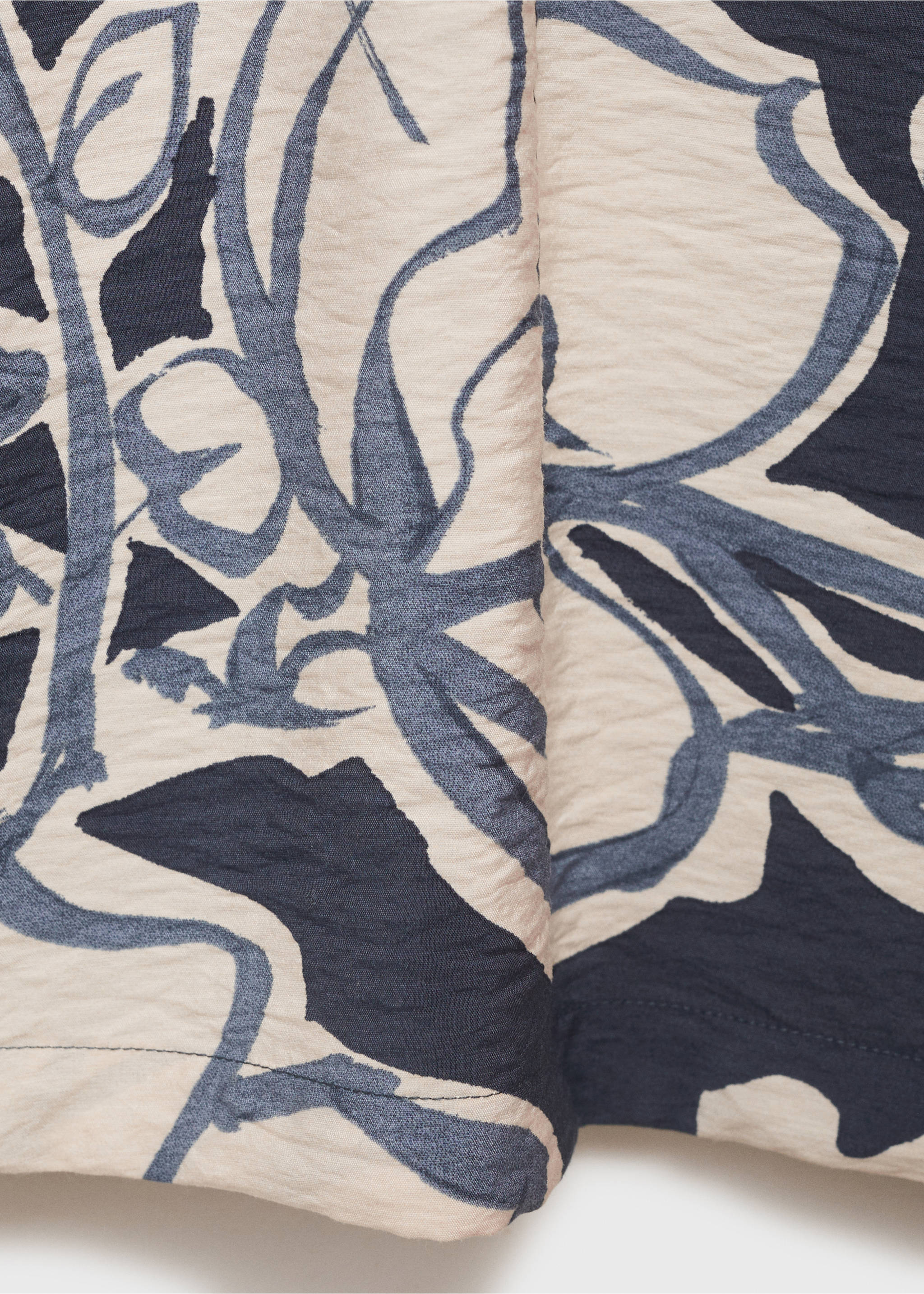 Creased-effect floral shirt - Details of the article 0, Navy. Ref: 17021231-00.
