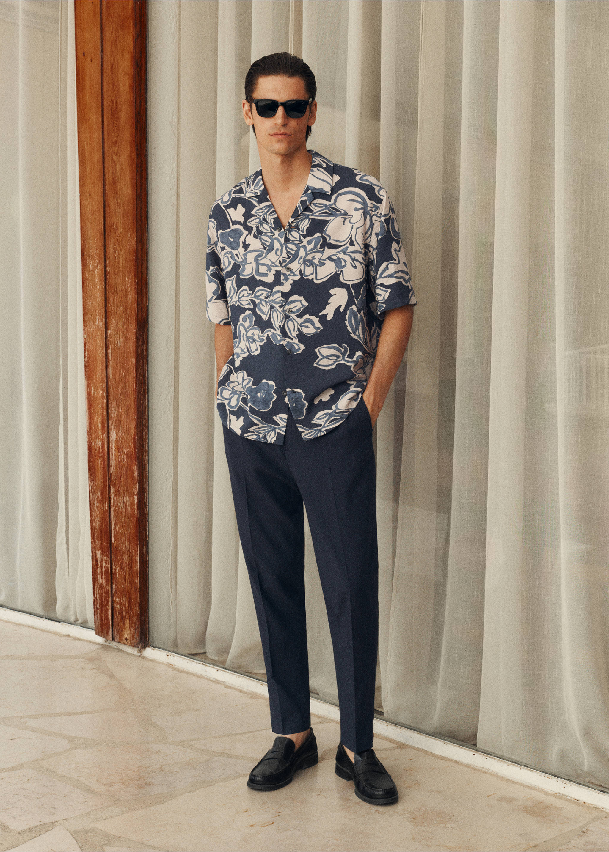 Creased-effect floral shirt - Details of the article 3, Navy. Ref: 17021231-00.