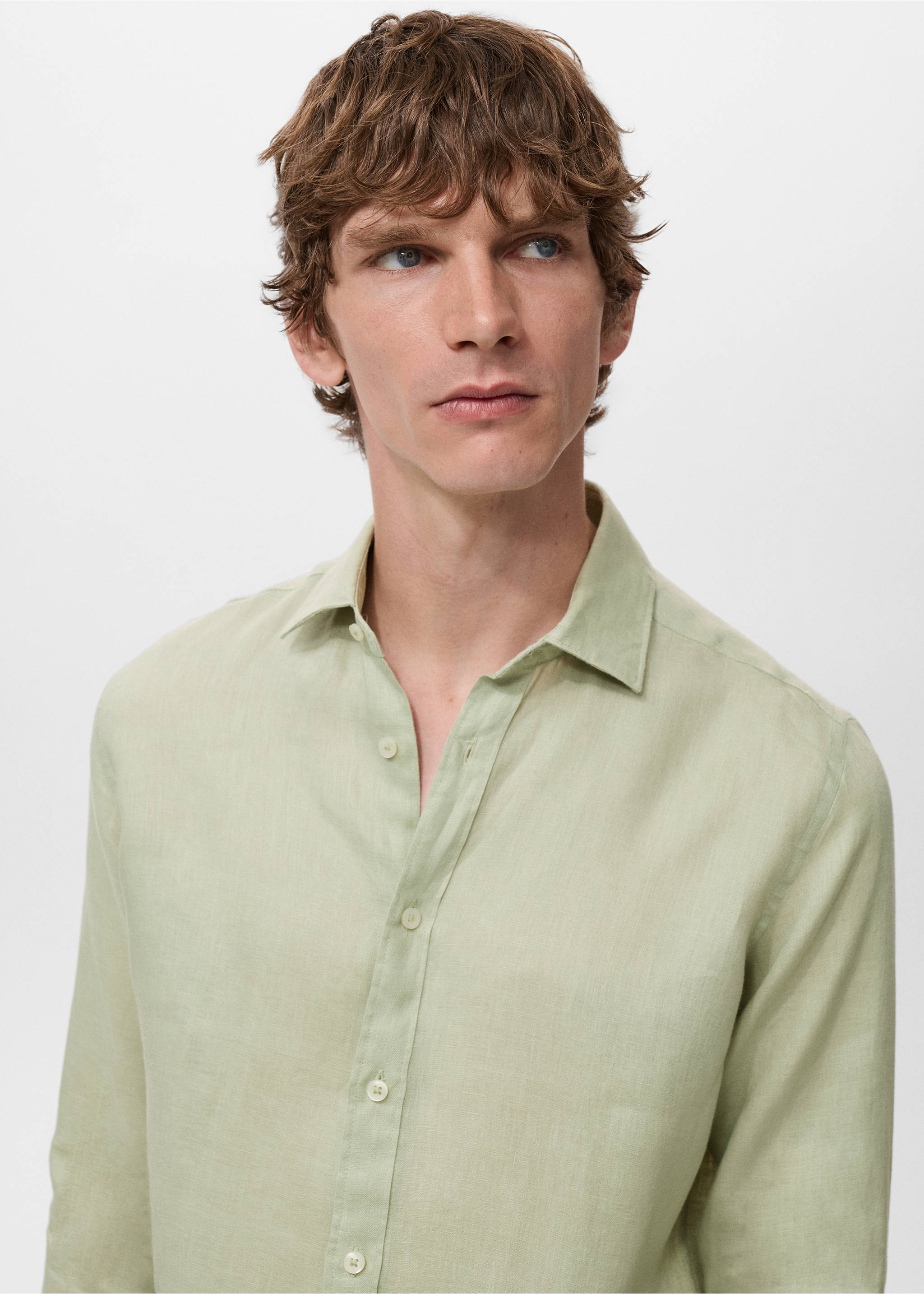 Chemise 100 % lin regular-fit - Détail de l'article 1, Vert pastel. Ref: 17021250-00.