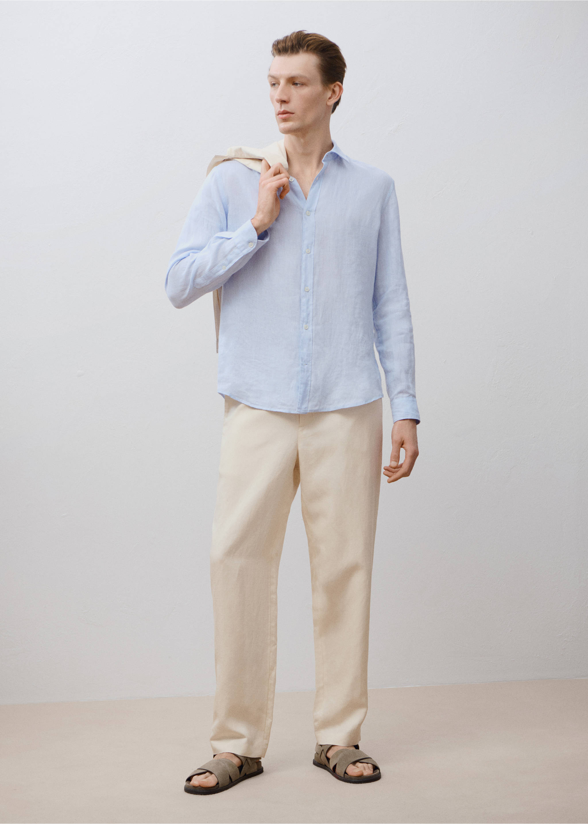 100% linen regular-fit shirt - Details of the article 5, Sky Blue. Ref: 17021250-00.