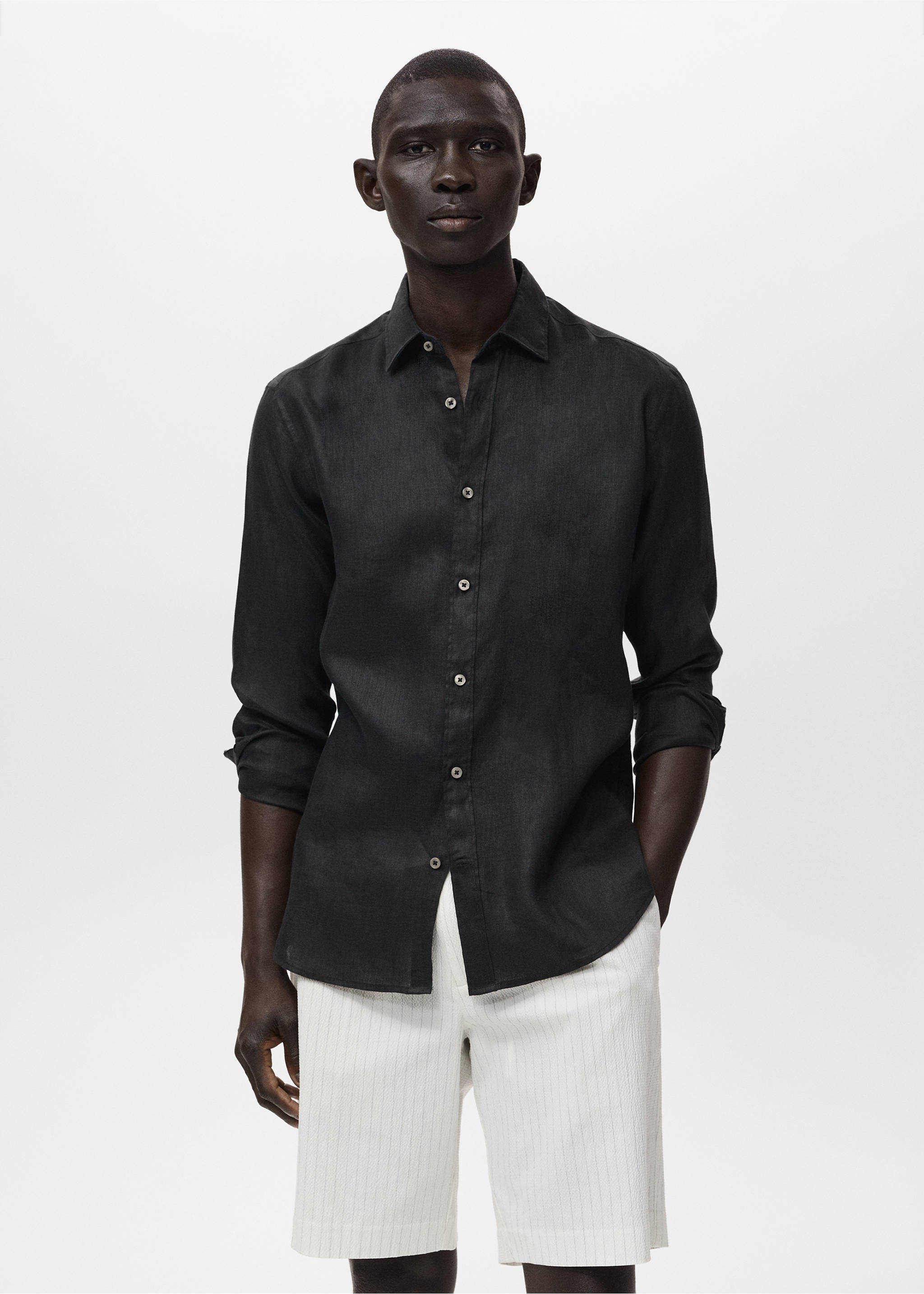 100% linen regular-fit shirt - Medium plane, Black. Ref: 17021250-00.