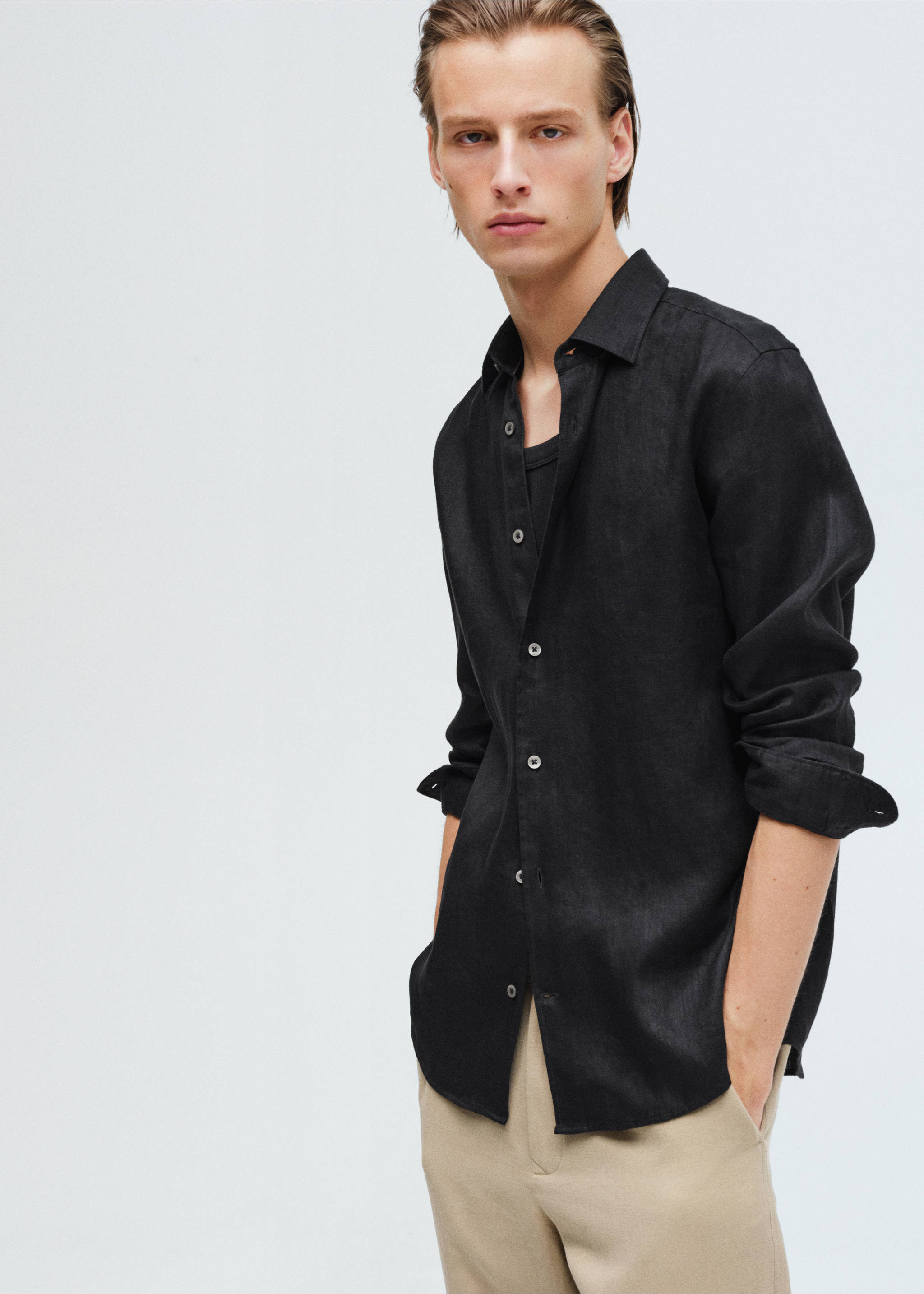 100% linen regular-fit shirt - Details of the article 9, Black. Ref: 17021250-00.
