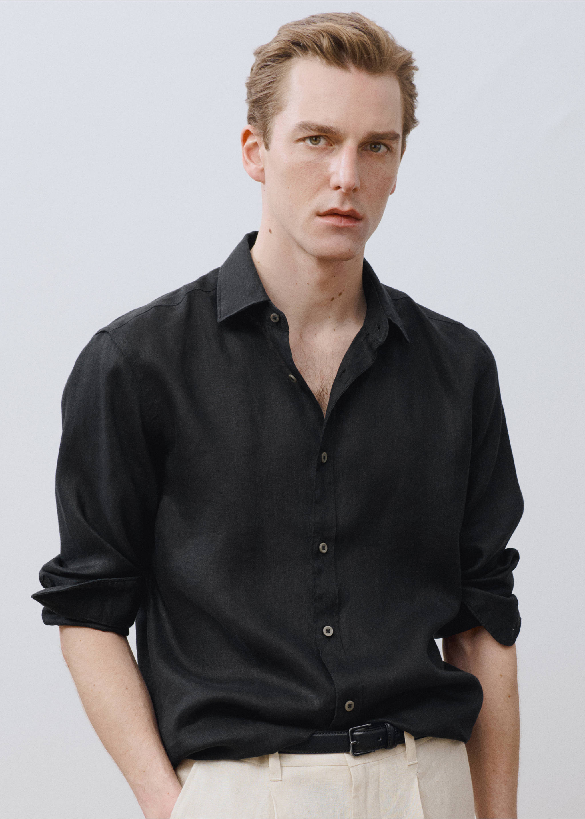 100% linen regular-fit shirt - Details of the article 5, Black. Ref: 17021250-00.