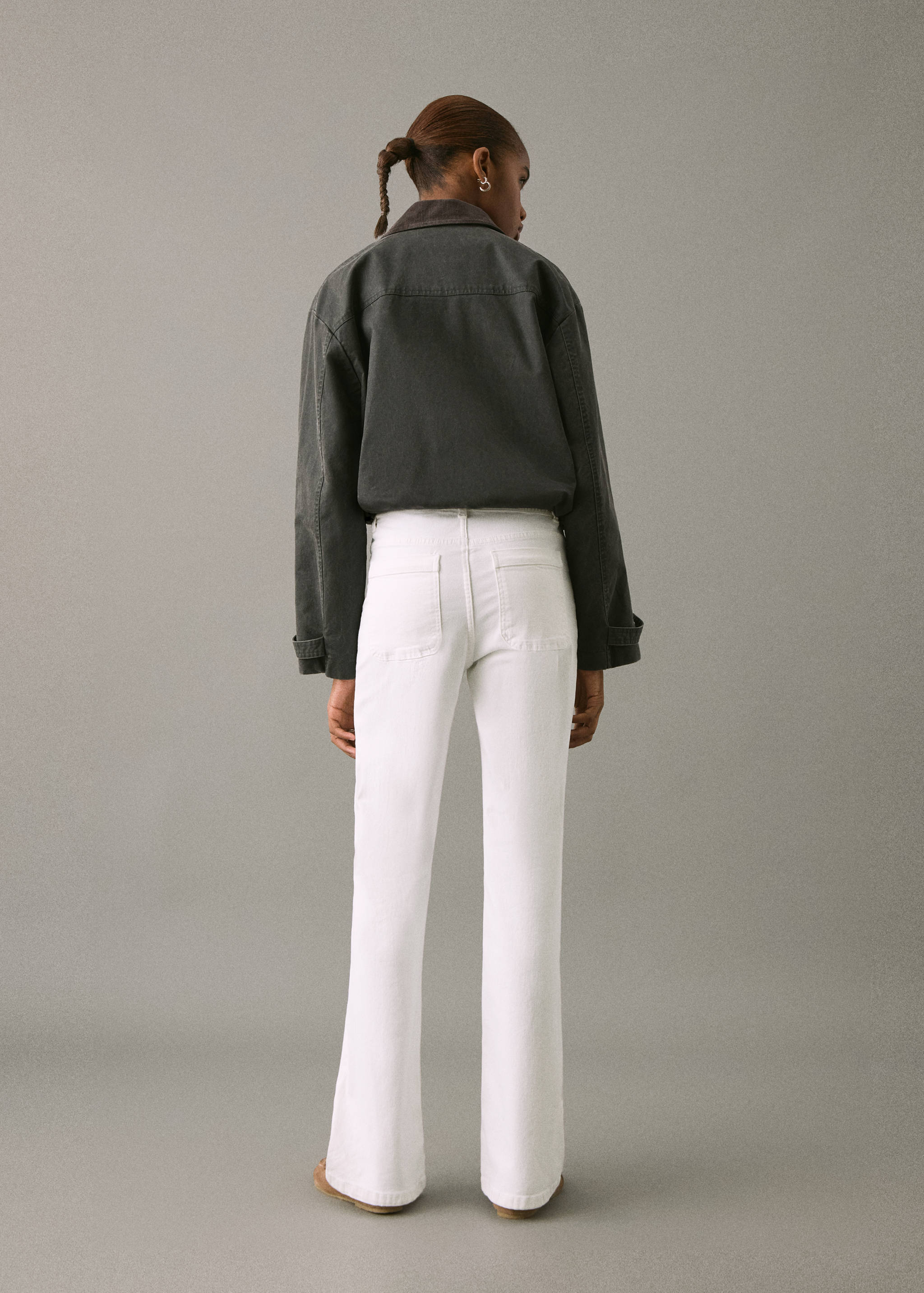 Jeans flare bolsillos - Reverso del artículo