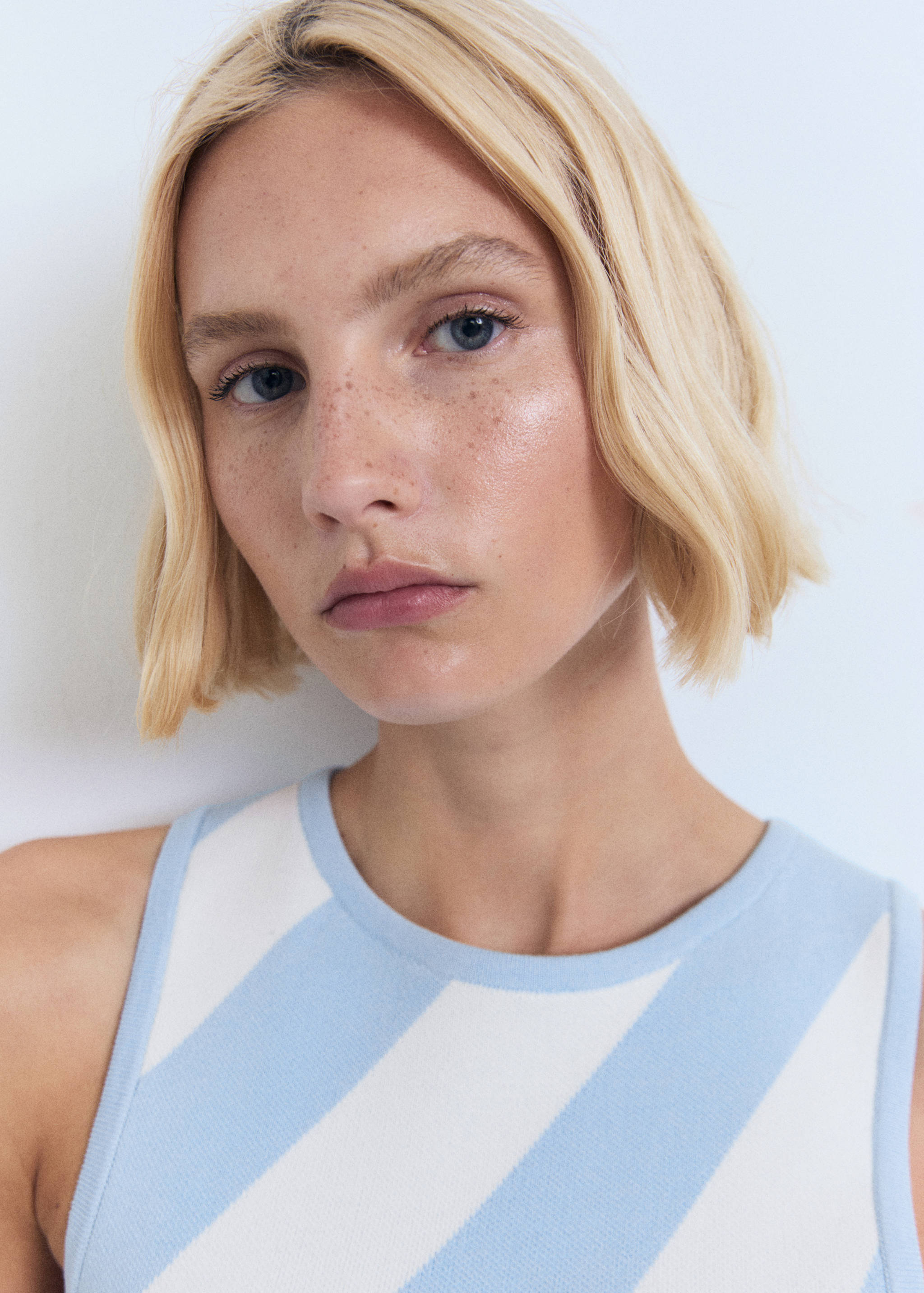 Knitted dress with straps - Details of the article 1