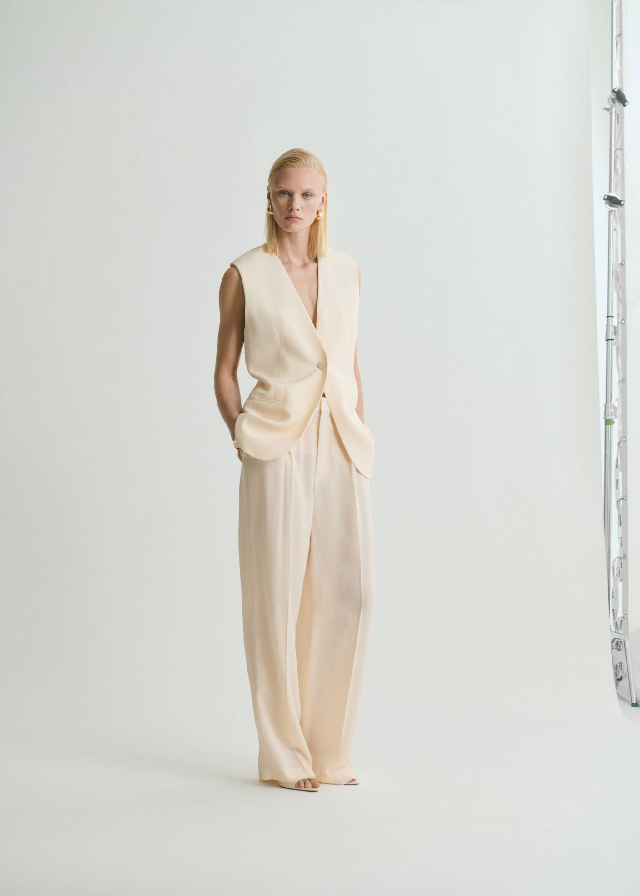 Straight-fit suit trousers - General plane, Vanilla. Ref: 17021268-00.