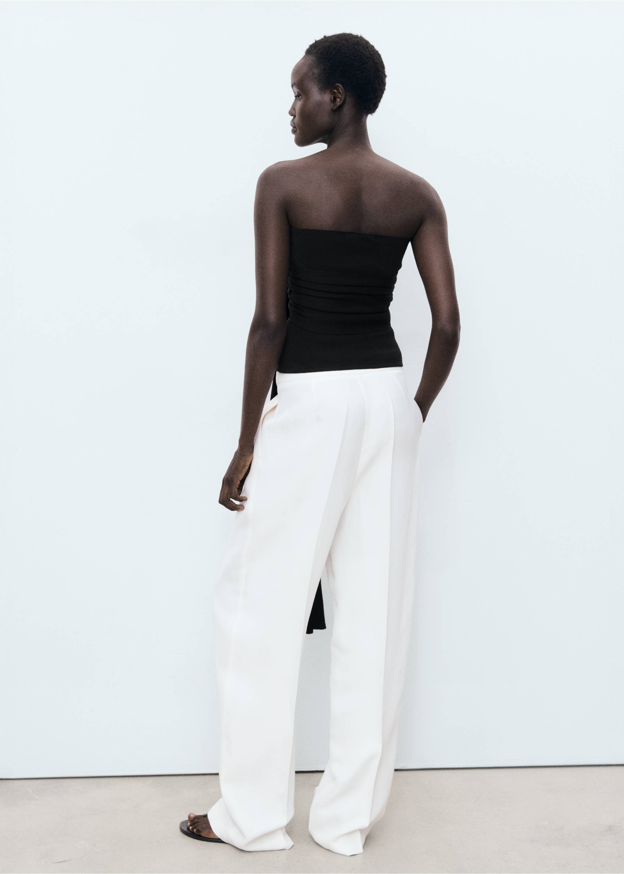 Linen-blend pleated trousers - Reverse of the article, White. Ref: 17021269-00.