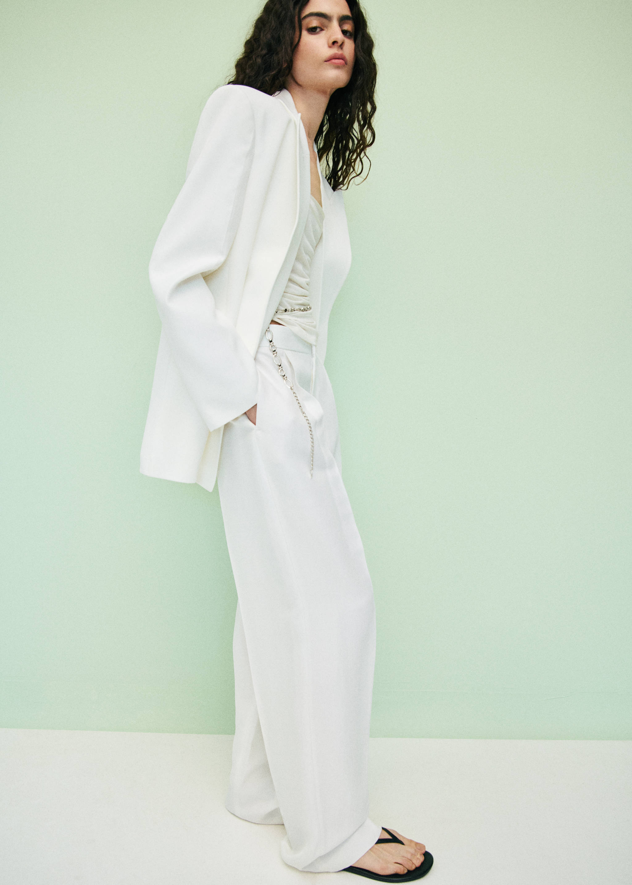 Linen-blend pleated trousers - Details of the article 3, White. Ref: 17021269-00.