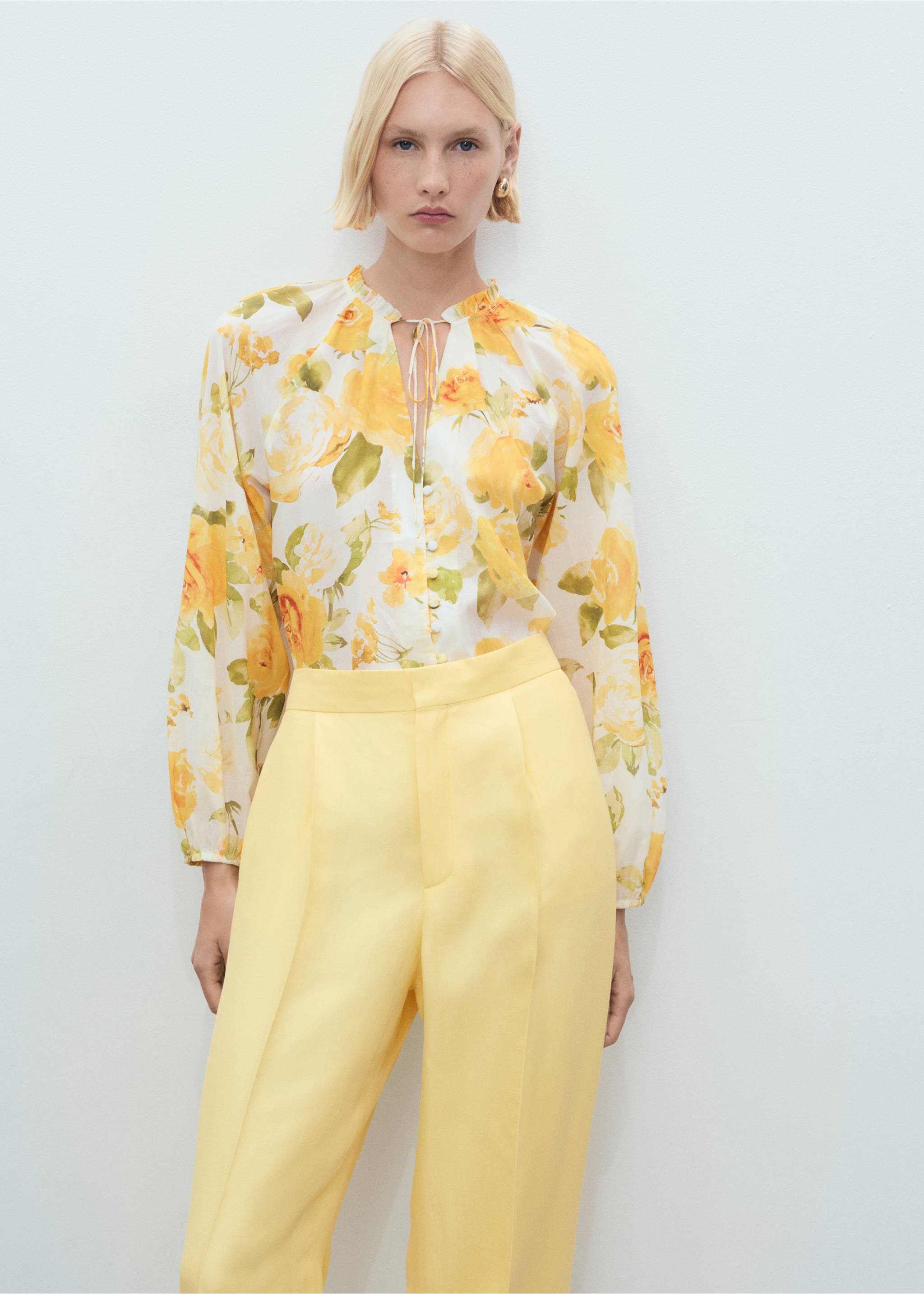 Linen-blend pleated trousers - Details of the article 1, Yellow. Ref: 17021270-00.