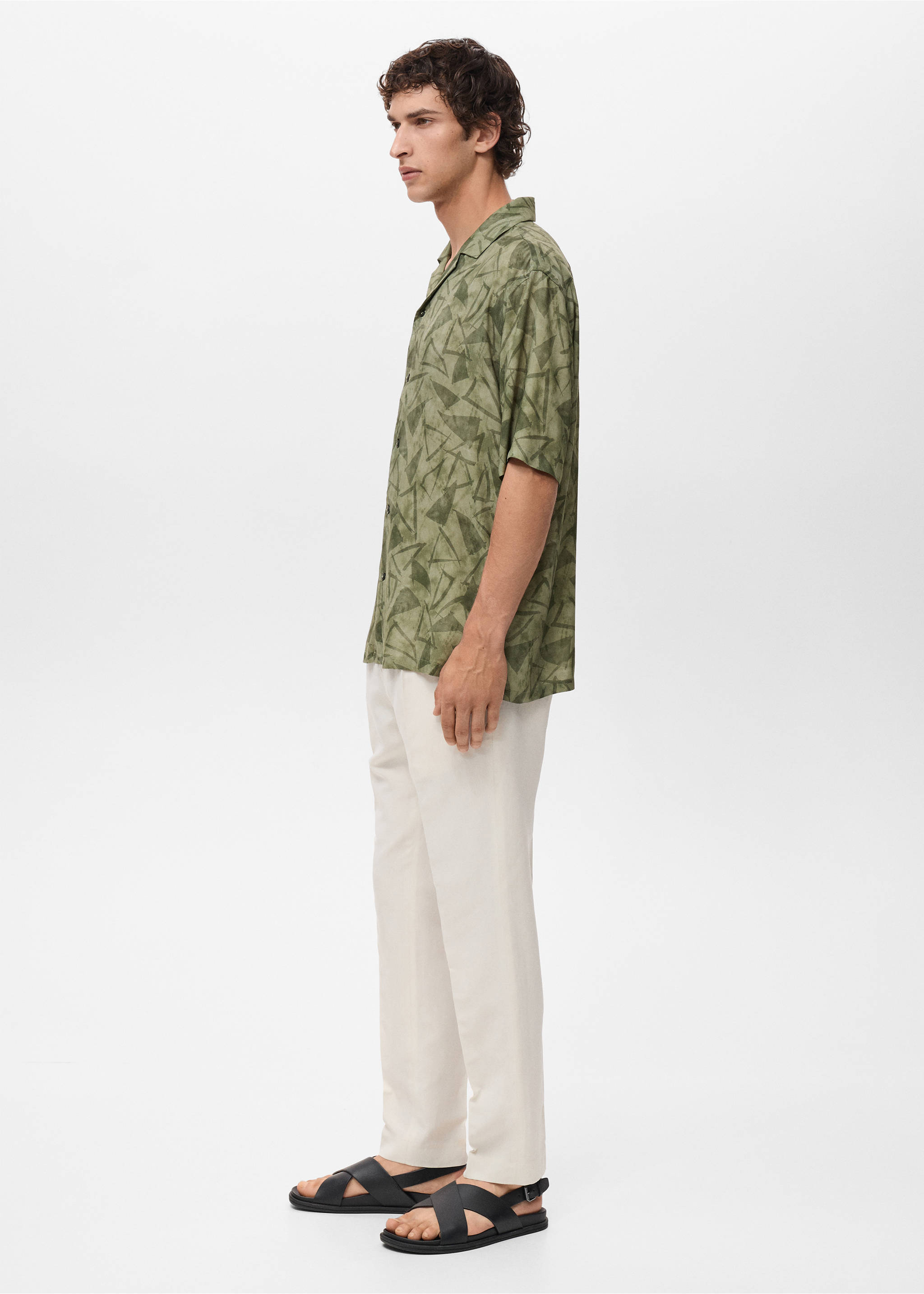 Camisa estampada coll bowling - Detall de l'article 2, Verd fosc. Ref: 17021277-00.