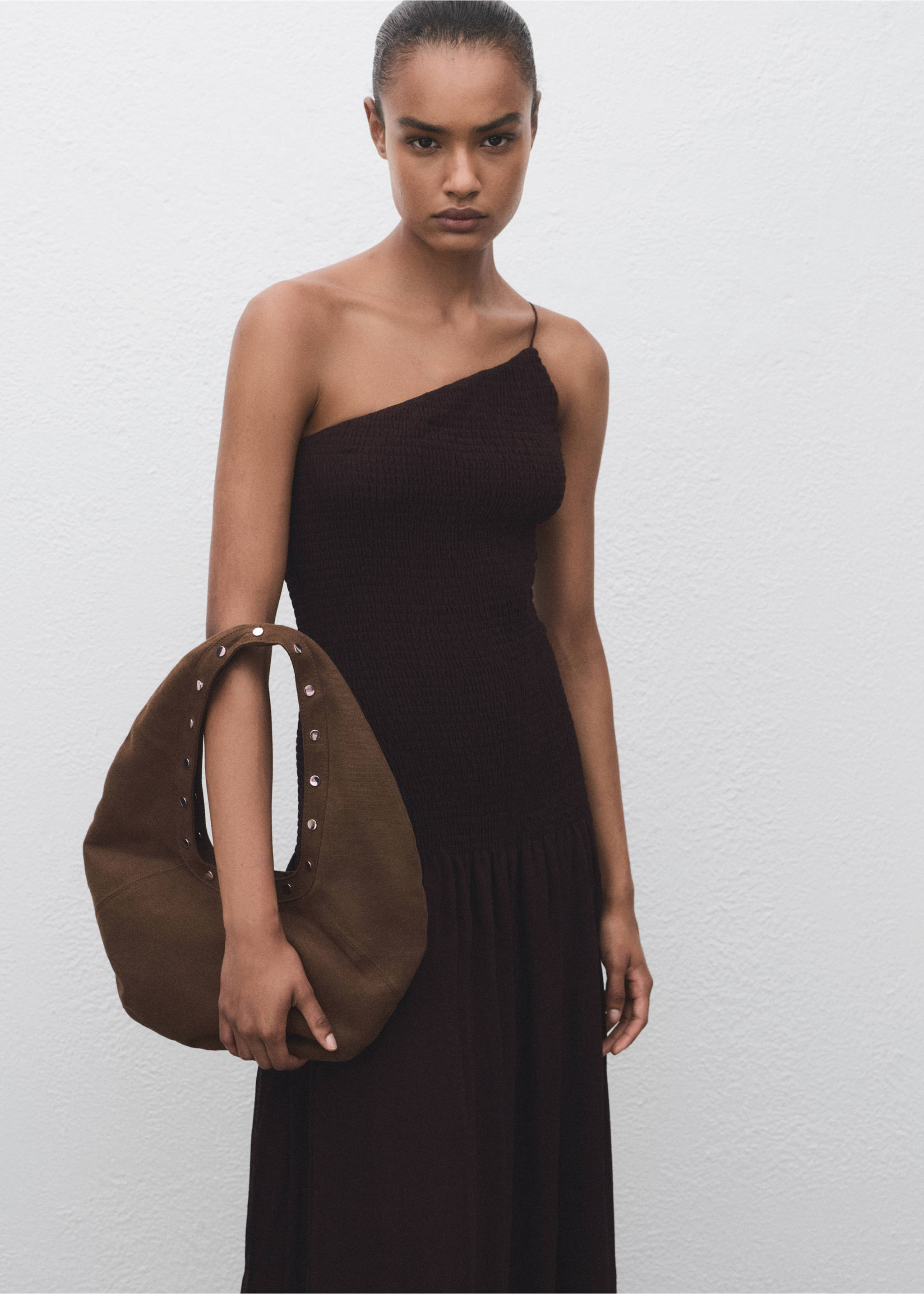 Asymmetrical dress with gathered body - Medium plane, Chocolate. Ref: 17021281-00.