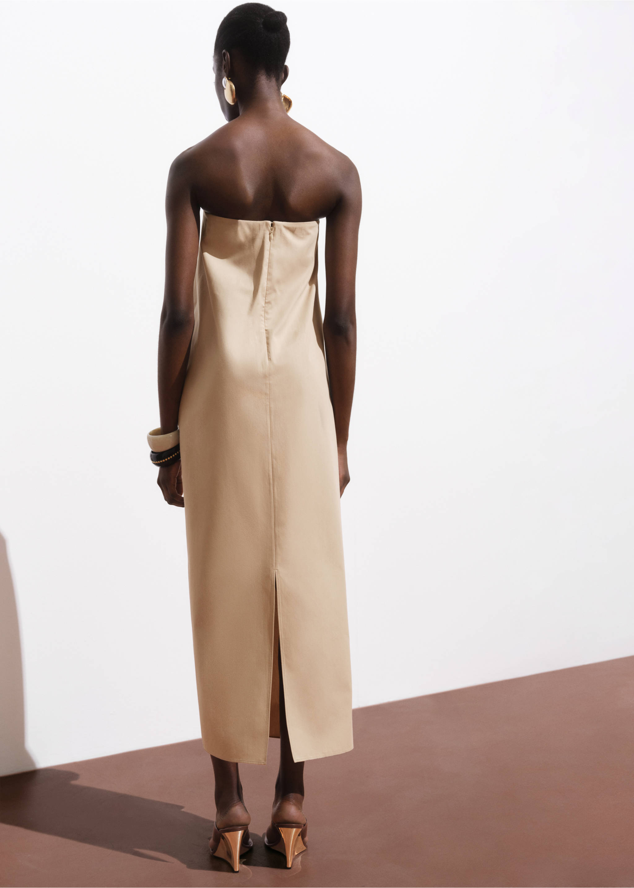 Long dress with sweetheart neckline - Reverse of the article, Medium Brown. Ref: 17021282-00.