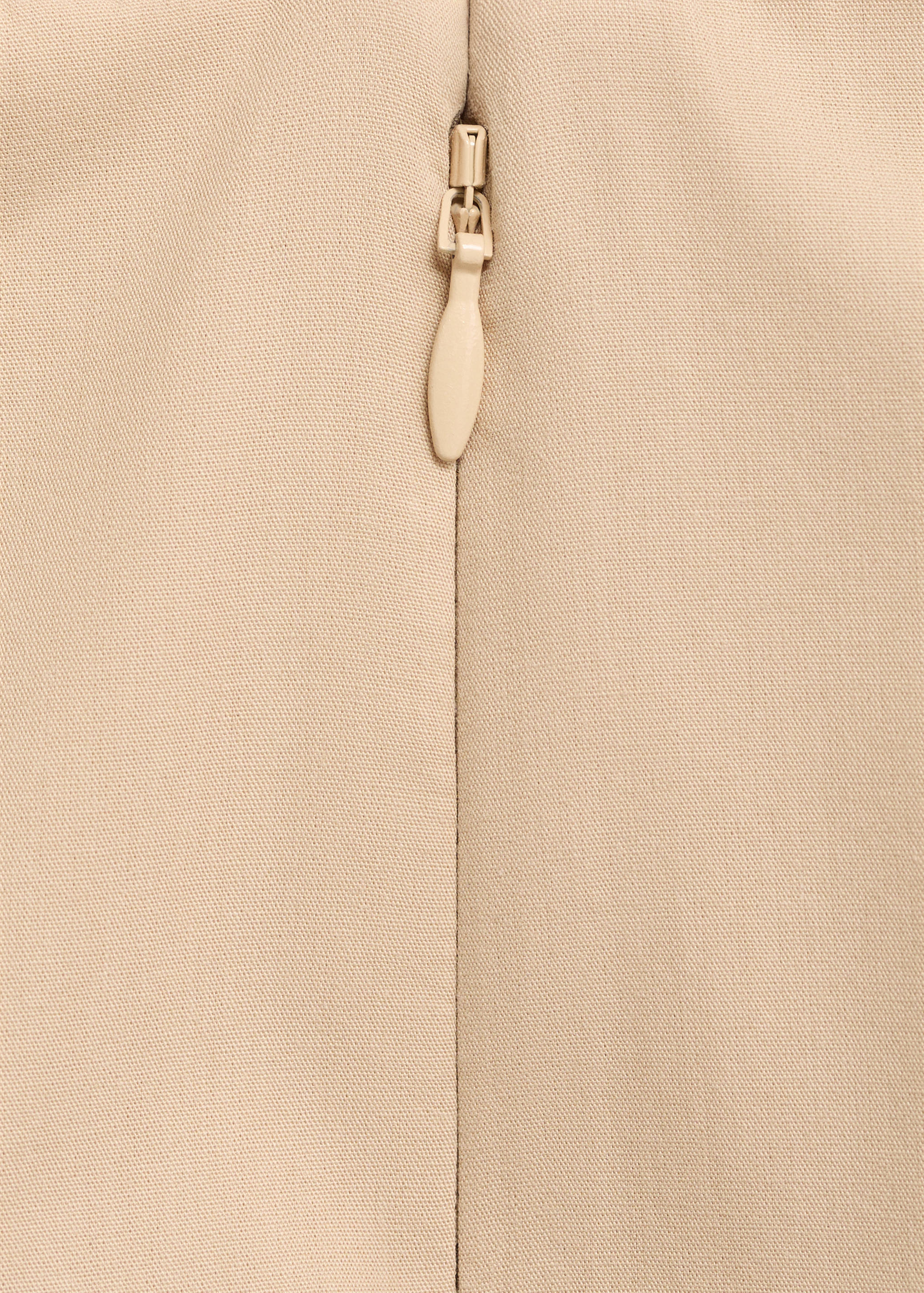 Long dress with sweetheart neckline - Details of the article 0