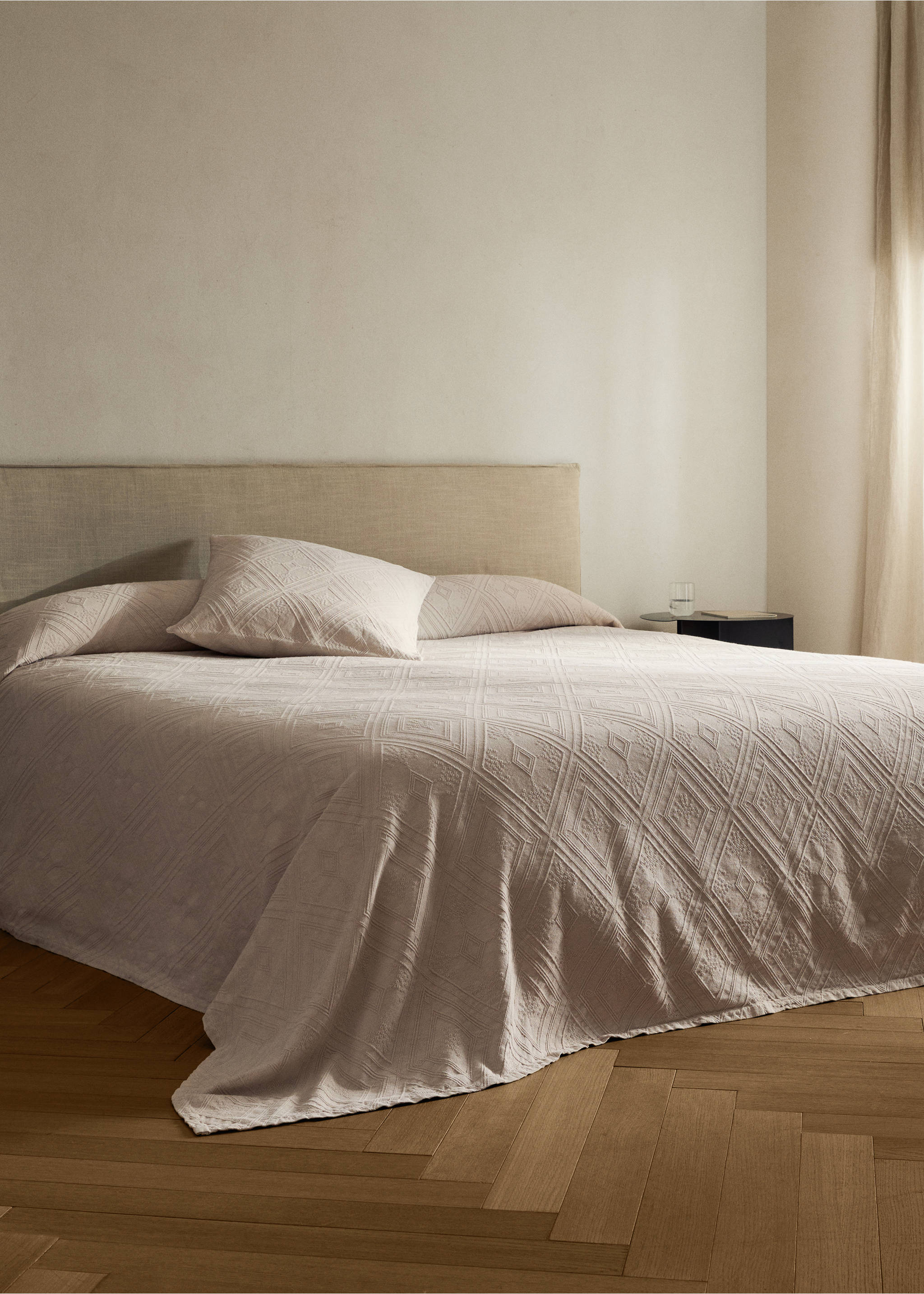 Cotton jacquard bedspread for 180/200 cm bed - General plane, Sand. Ref: 17021283-00.