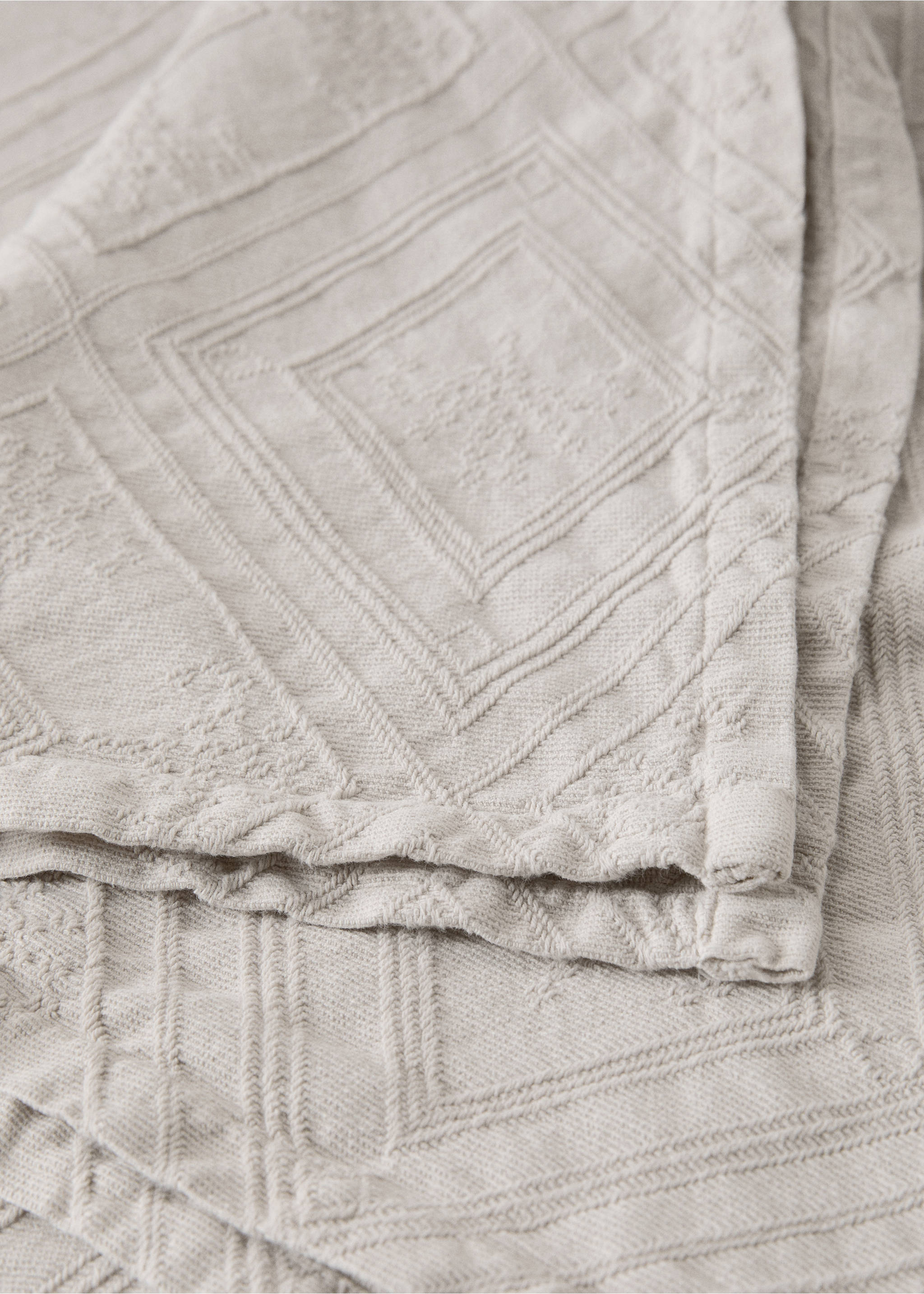 Cotton jacquard bedspread for 180/200 cm bed - Details of the article 2, Sand. Ref: 17021283-00.