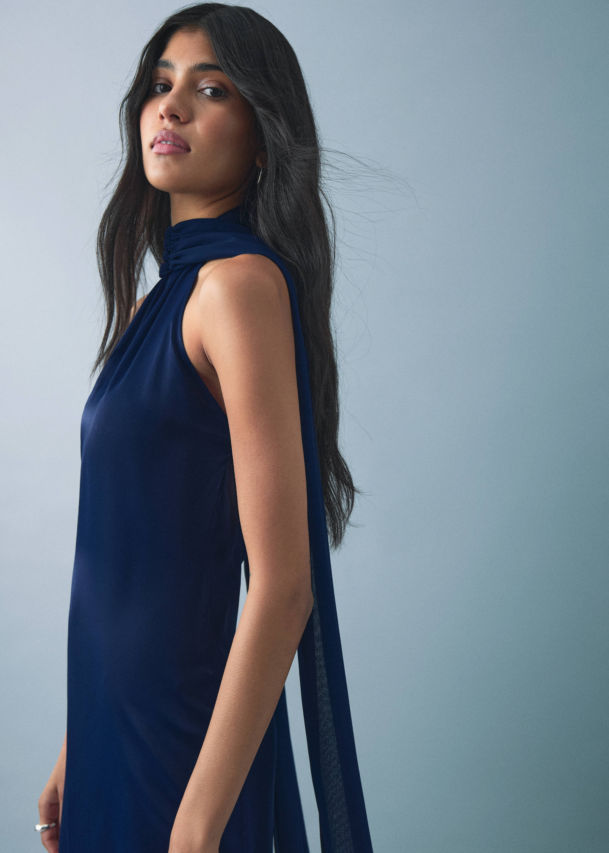 Satin halter neck dress - General plane