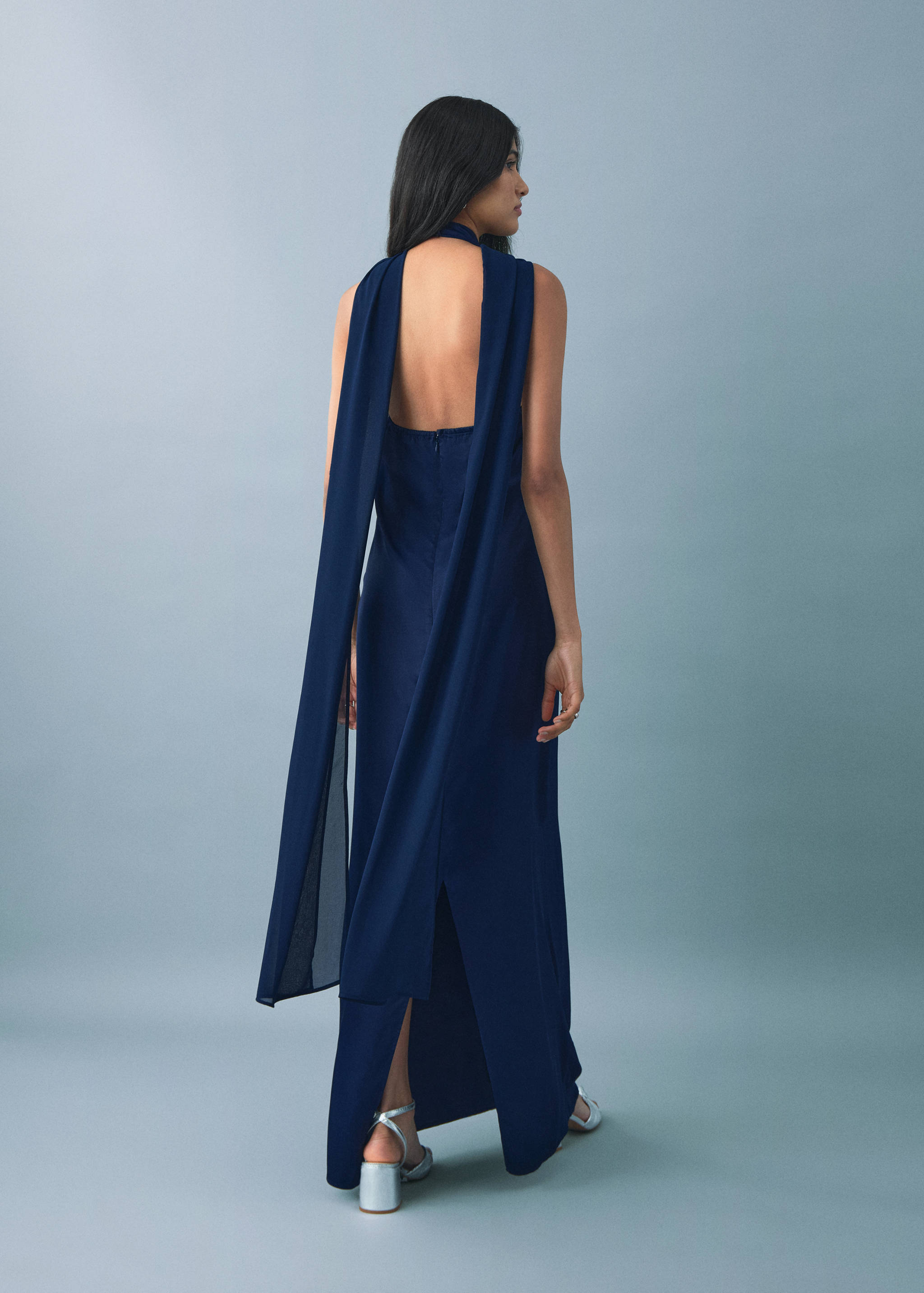 Satin halter neck dress - Reverse of the article