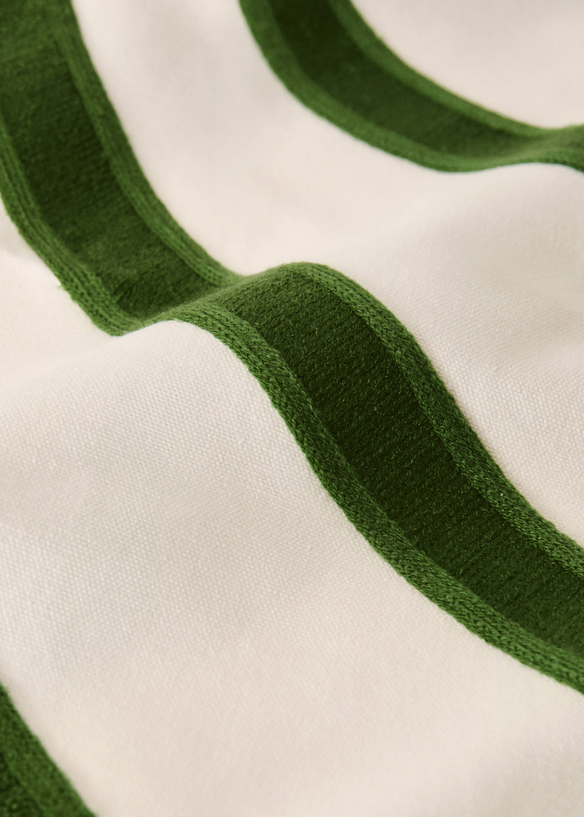 Nappe coton brodée ondulations pour 6 à 8 convives - Détail de l'article 2