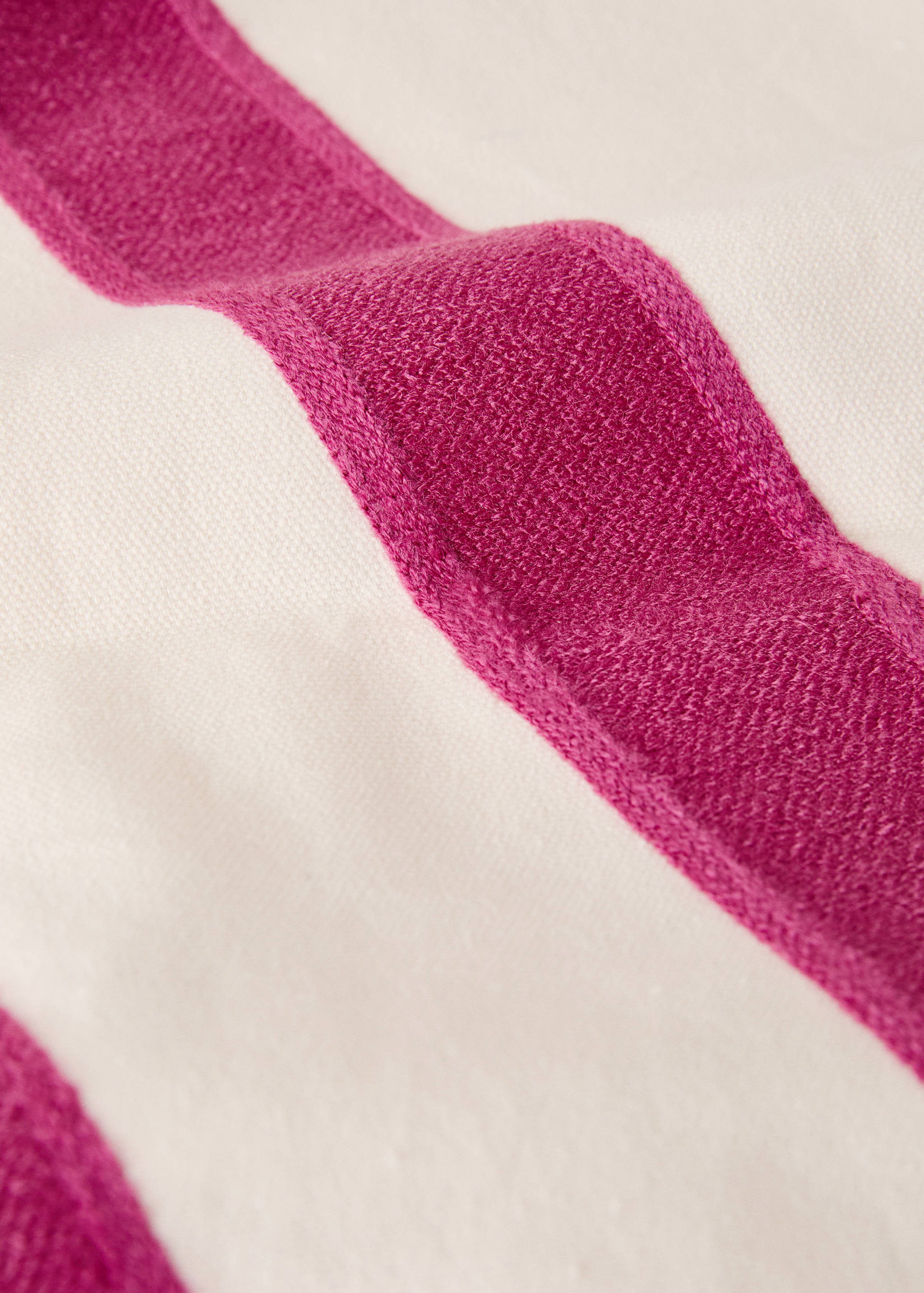 Nappe coton brodée ondulations pour 6 à 8 convives - Détail de l'article 2