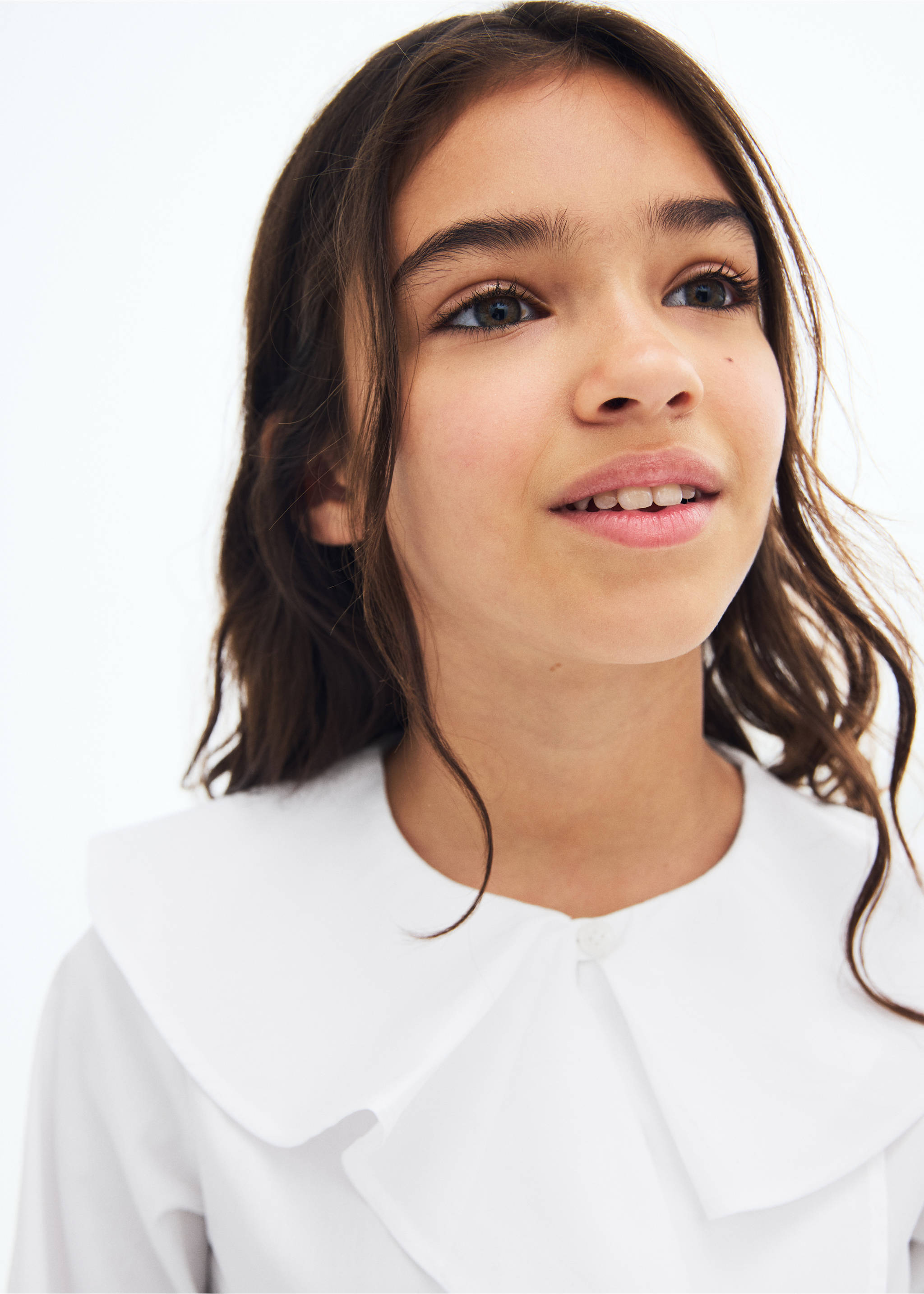 Shirt with ruffle detail - Details of the article 1, White. Ref: 17021516-00.