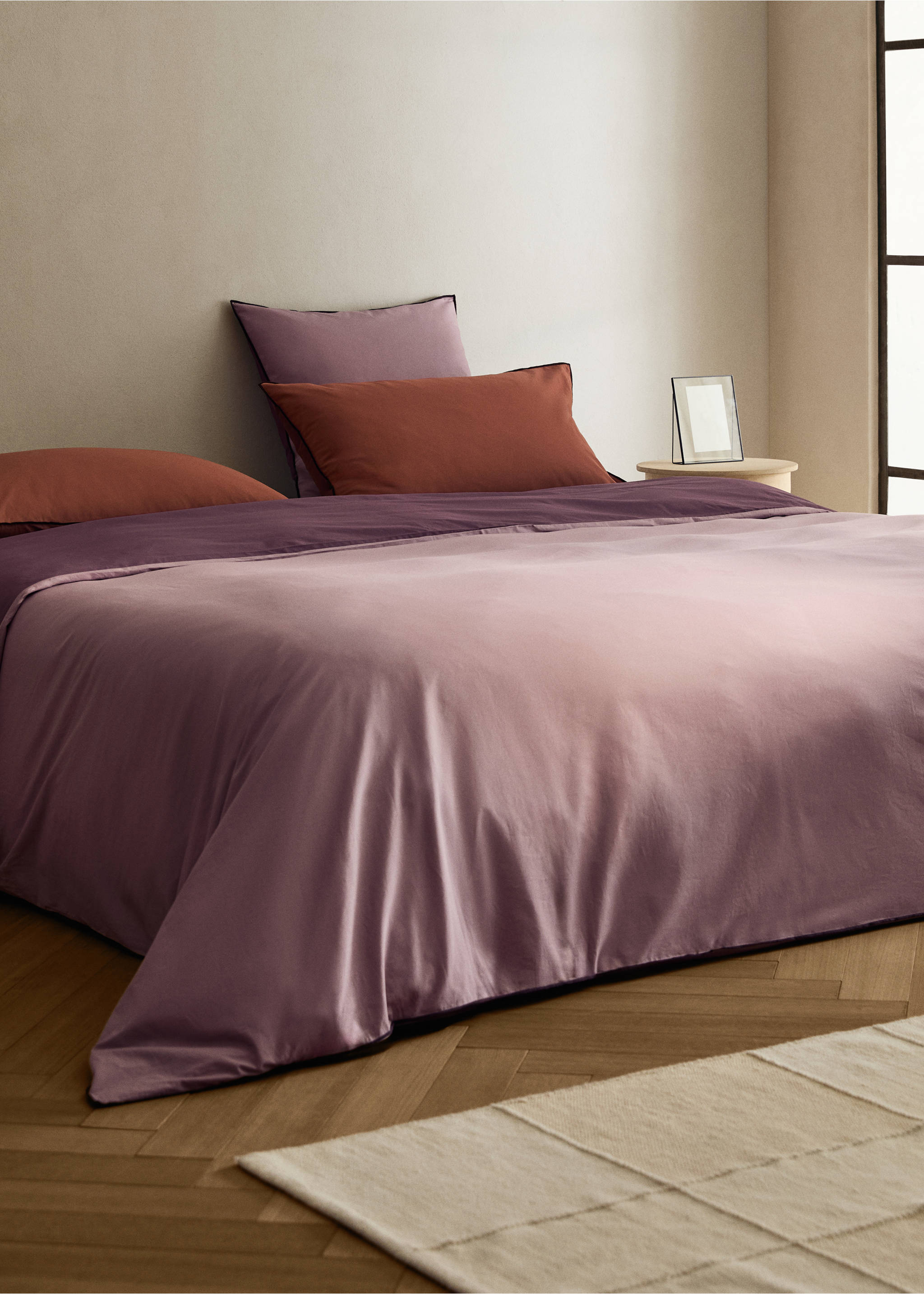 200-thread count percale cotton duvet cover with contrasting overlock for 150/160 cm bed - General plane, Plum. Ref: 17021551-00.