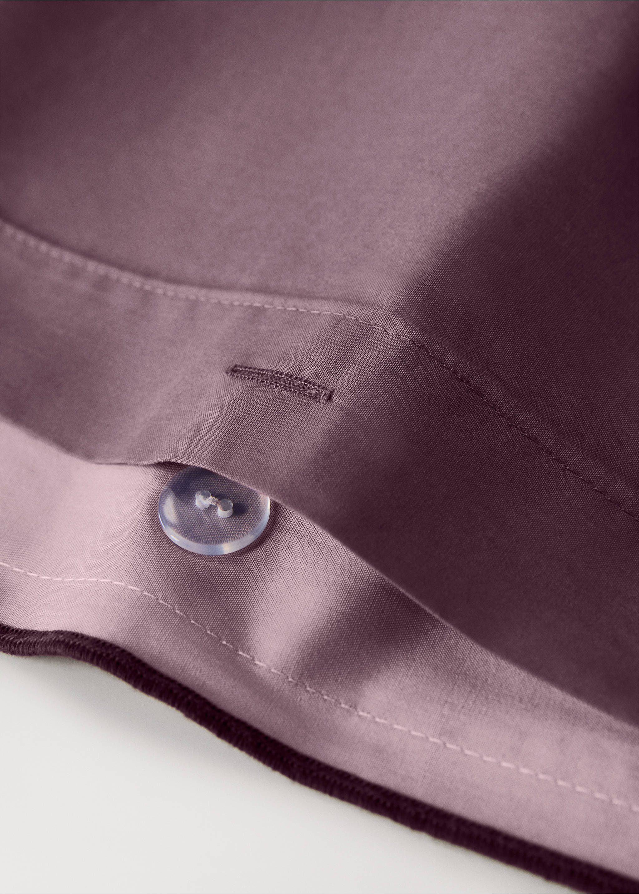 200-thread count percale cotton duvet cover with contrasting overlock for 150/160 cm bed - Details of the article 1, Plum. Ref: 17021551-00.