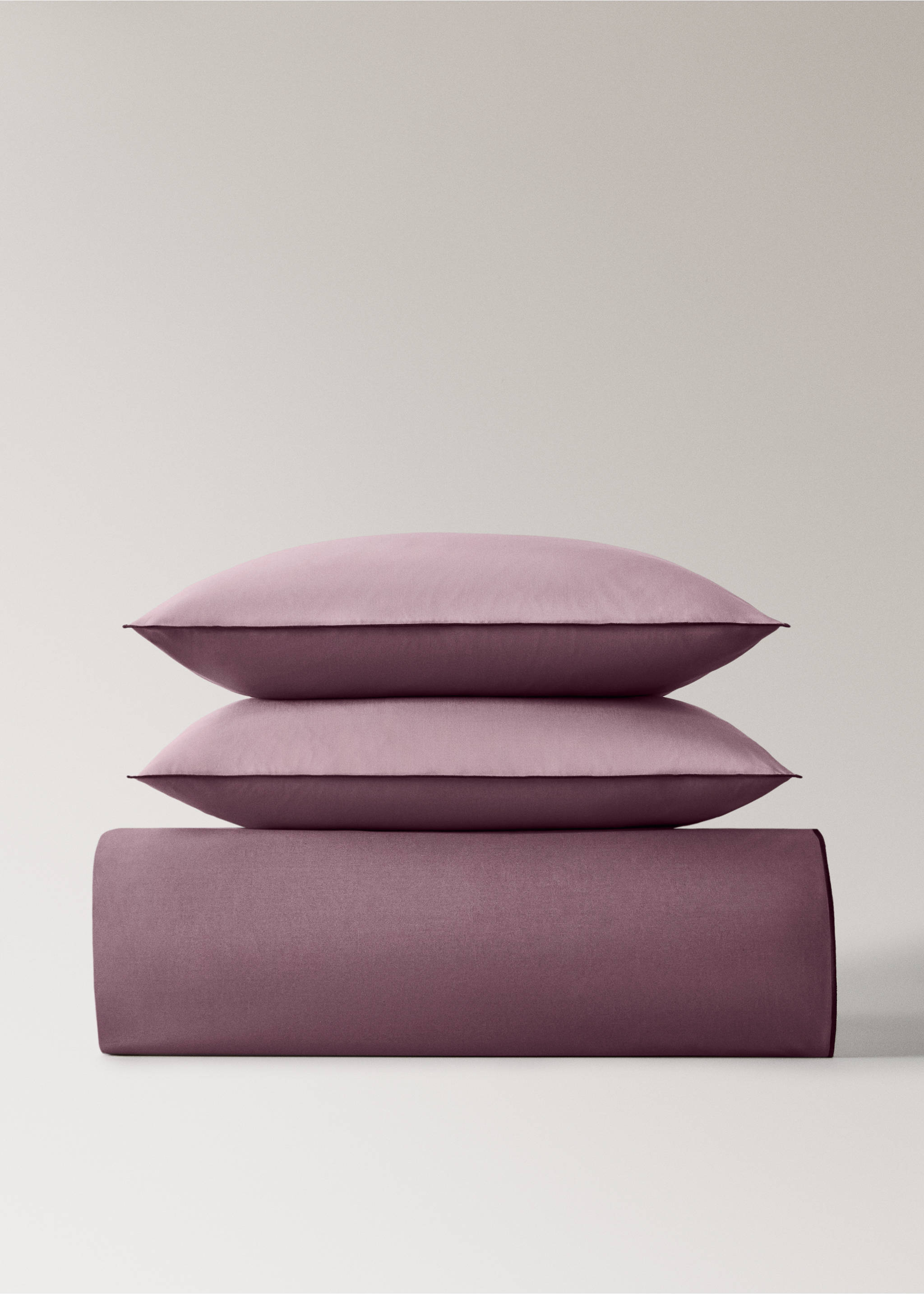 200-thread count percale cotton duvet cover with contrasting overlock for 150/160 cm bed - Details of the article 4, Plum. Ref: 17021551-00.