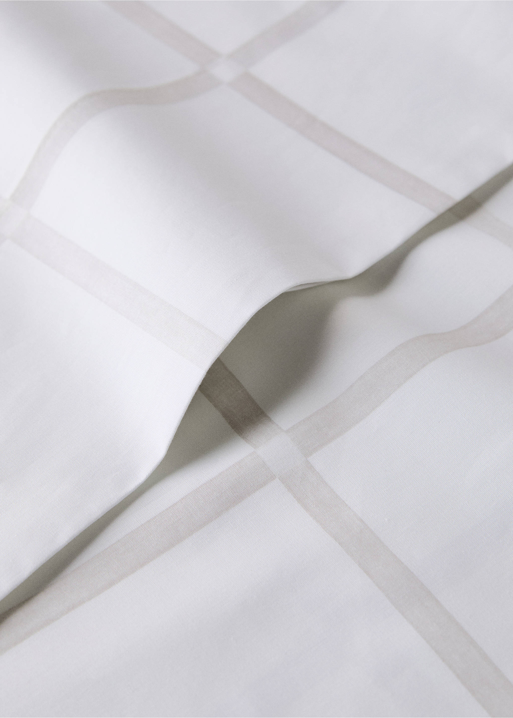 Percale cotton top sheet with a check print for 150/160 cm bed - Details of the article 1, Beige. Ref: 17021571-00.