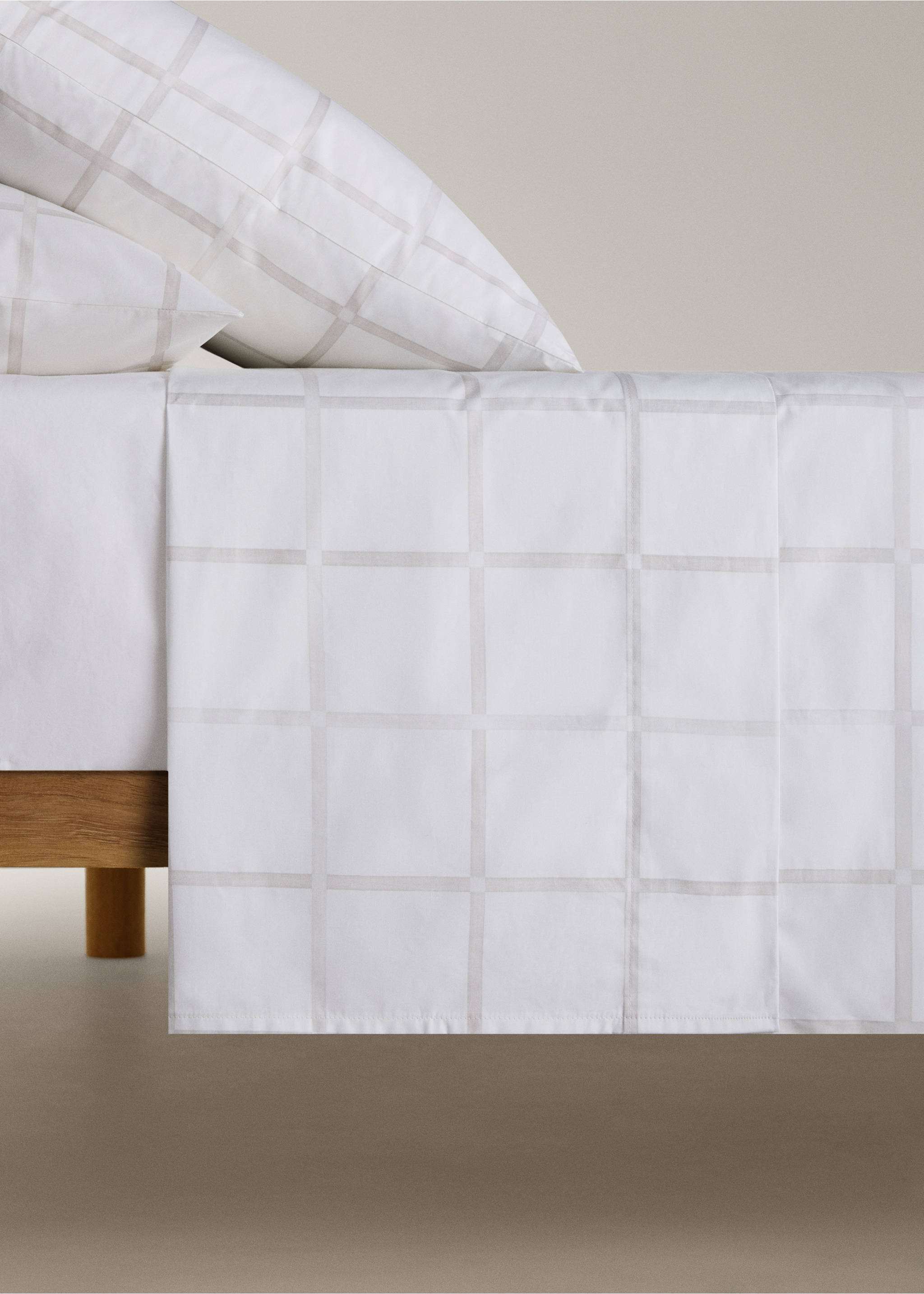 Percale cotton top sheet with a check print for 150/160 cm bed - Article without model, Beige. Ref: 17021571-00.