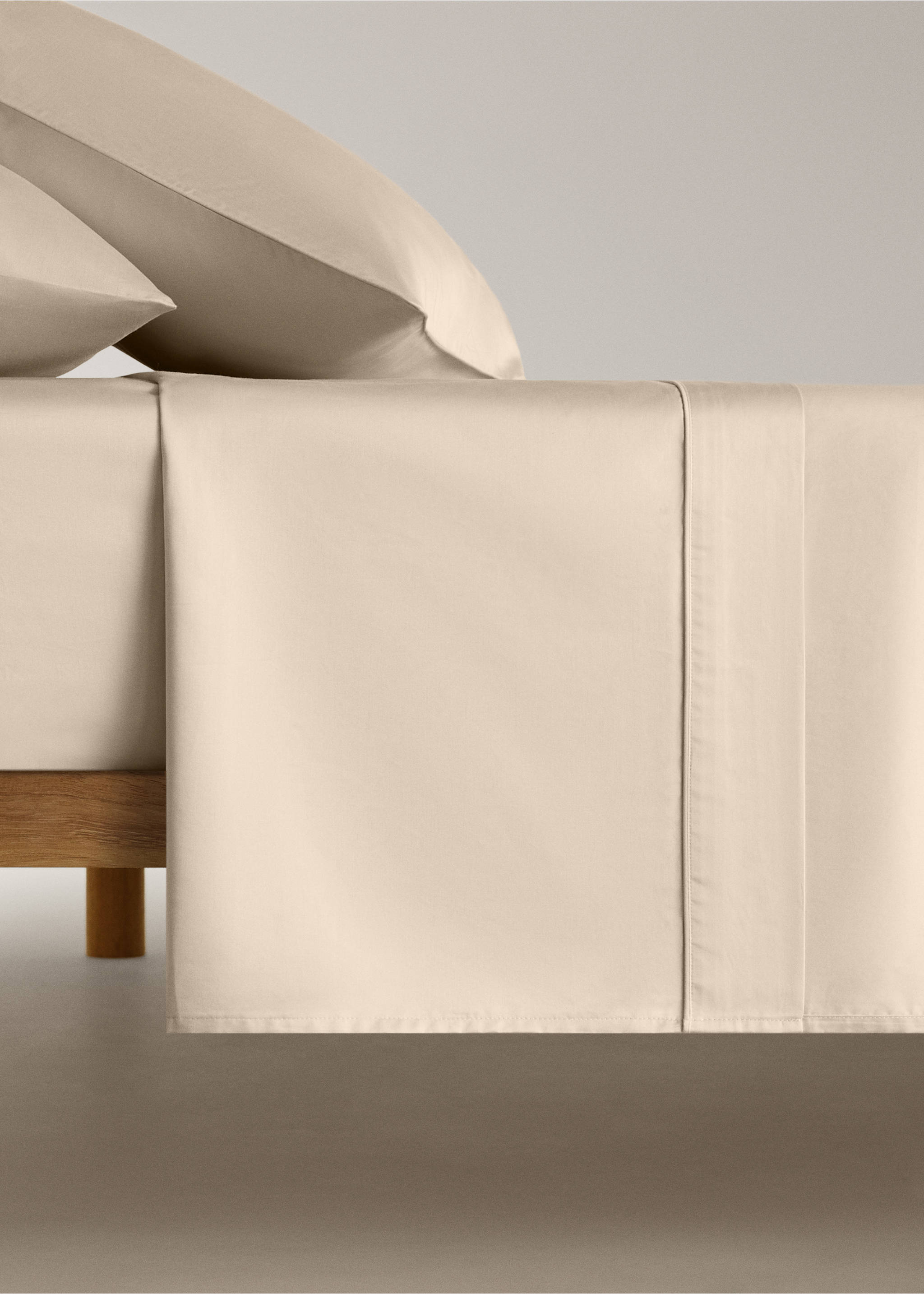 600-thread satin cotton top sheet with trim for 200 cm bed - Article without model, Beige. Ref: 17021585-00.