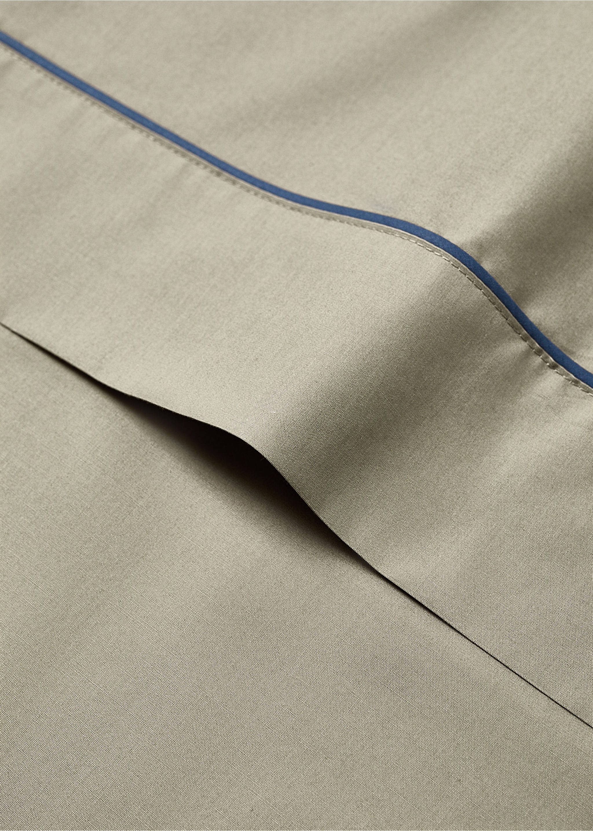 Beige flat sheet detail with contrast blue piping., Olive Green. Ref: 17021586-00.