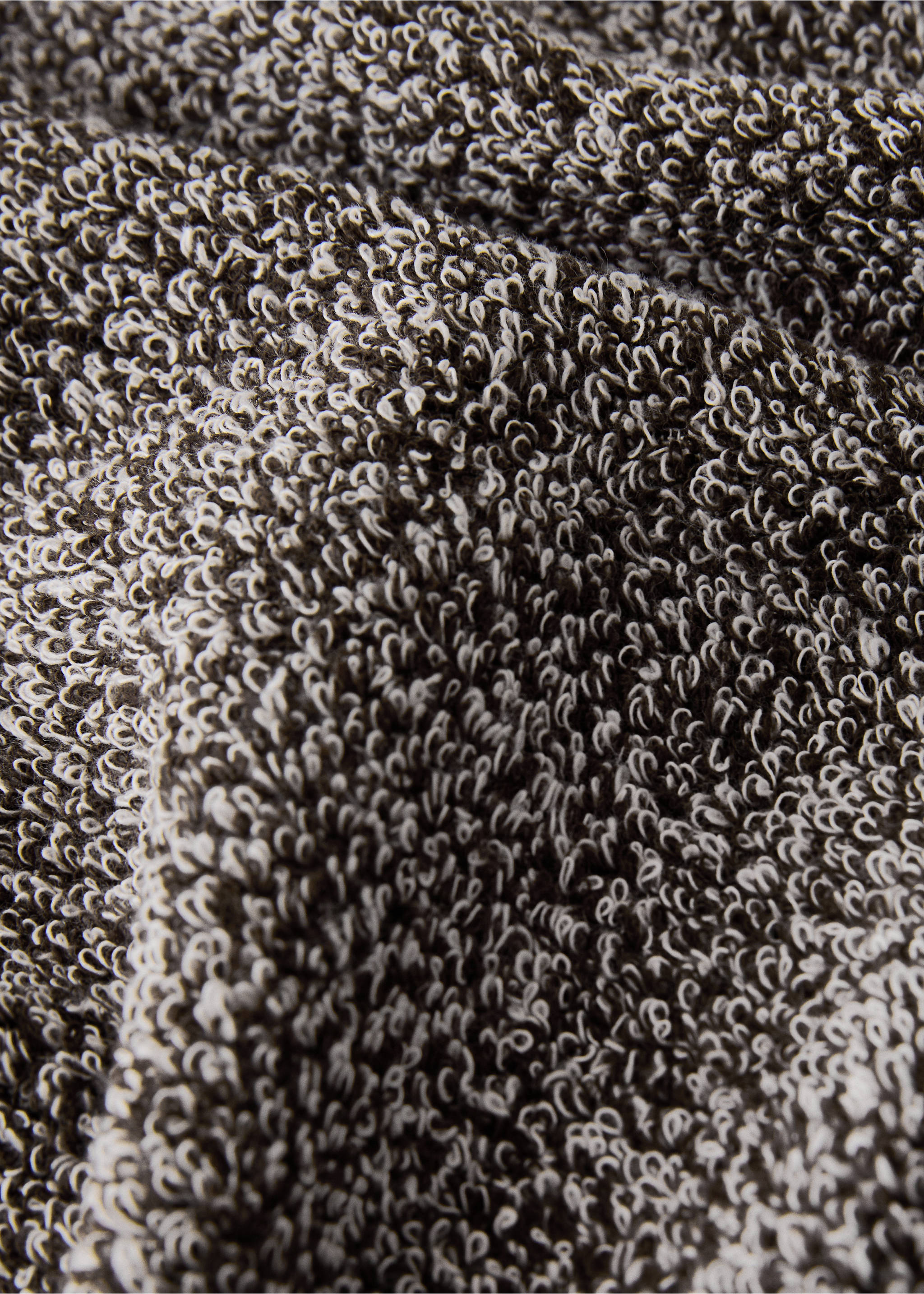 Drap de bain en coton rayée bicolore - Détail de l'article 1, Chocolat. Ref: 17021595-00.