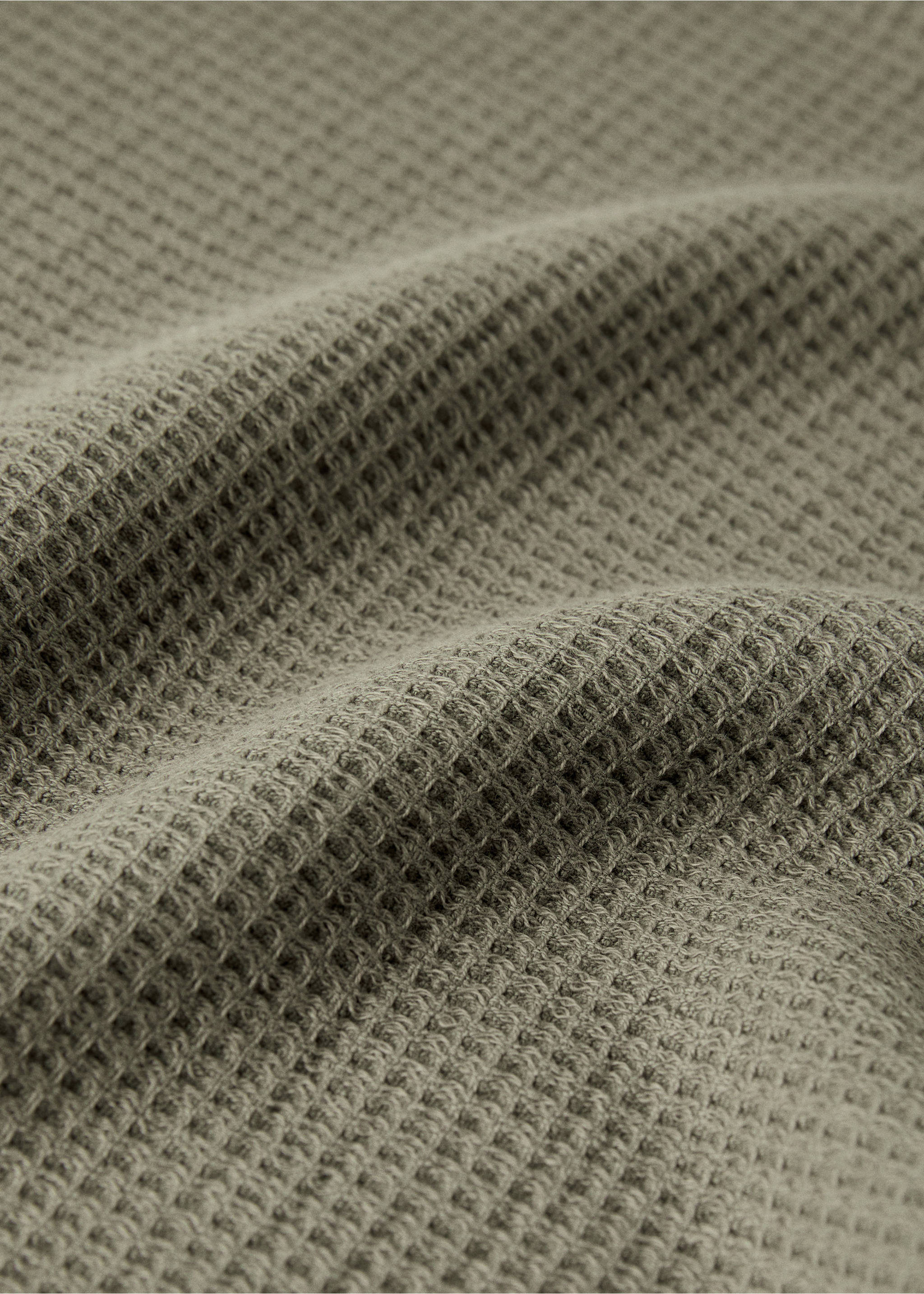 Reversible cotton guest towel - Details of the article 2, Olive Green. Ref: 17021599-00.