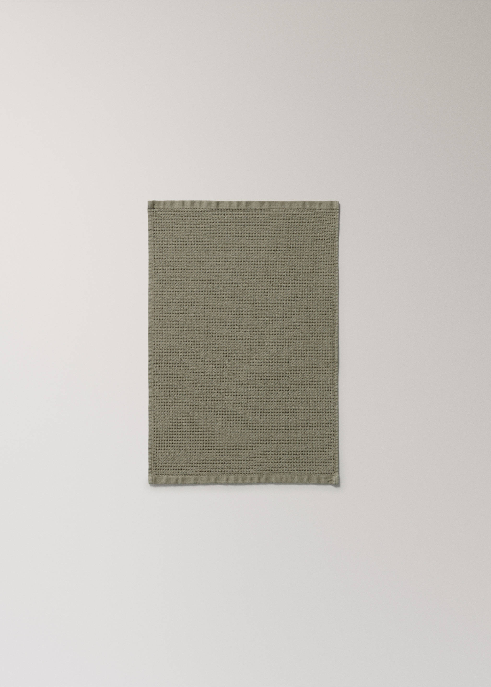 Reversible cotton guest towel - Details of the article 4, Olive Green. Ref: 17021599-00.