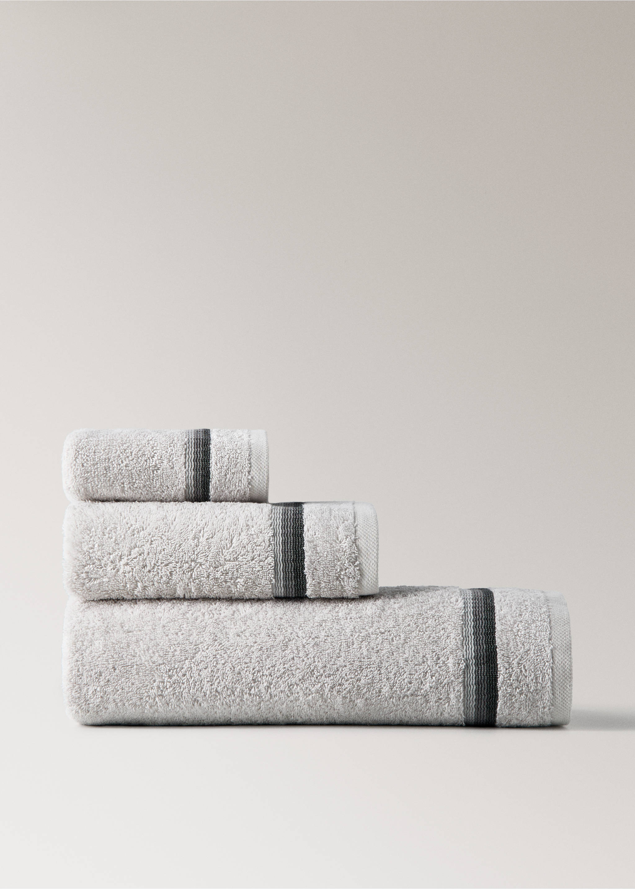 Hand towel with striped trim - Article without model, Light Heather Grey. Ref: 17021604-00.