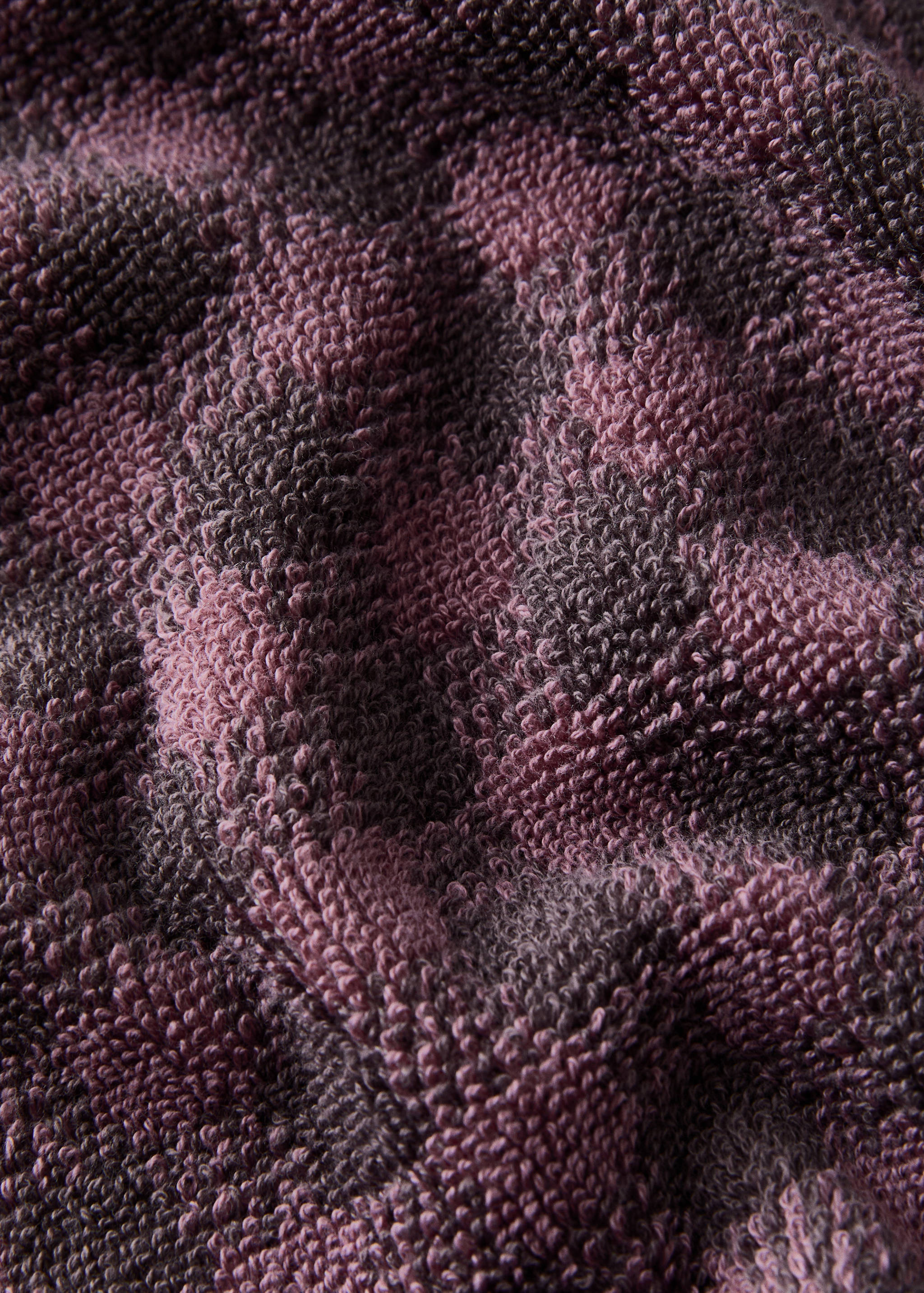 Cotton check-print guest towel with overlock stitching - Details of the article 1