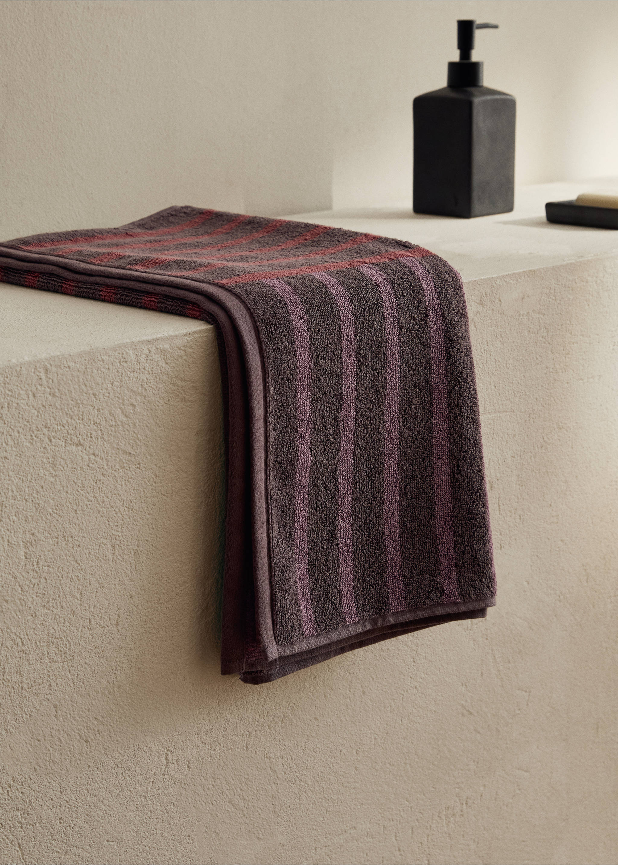 Cotton washbasin towel with two-tone stripes - General plane, Purple. Ref: 17021618-00.